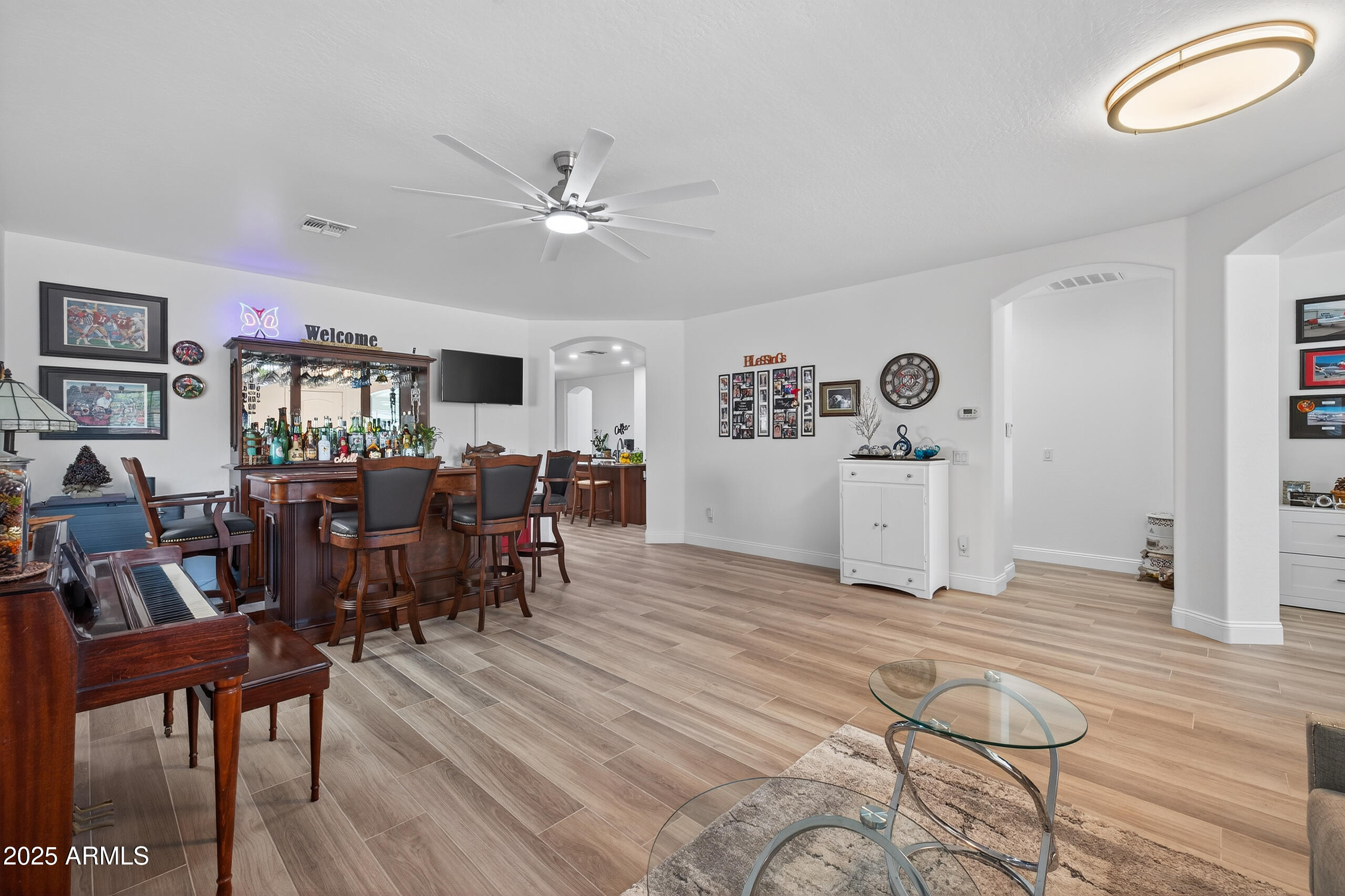 690 W DRAGON TREE Avenue