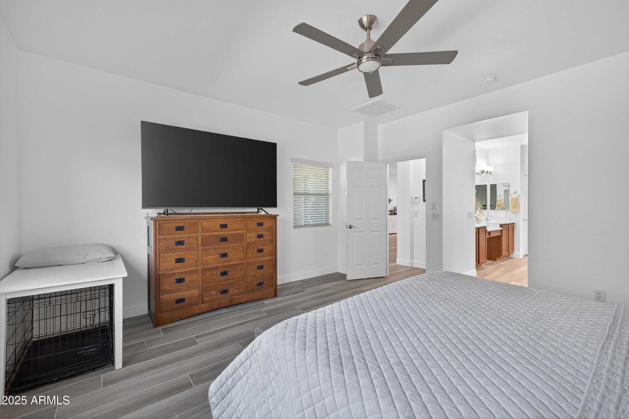 690 W DRAGON TREE Avenue