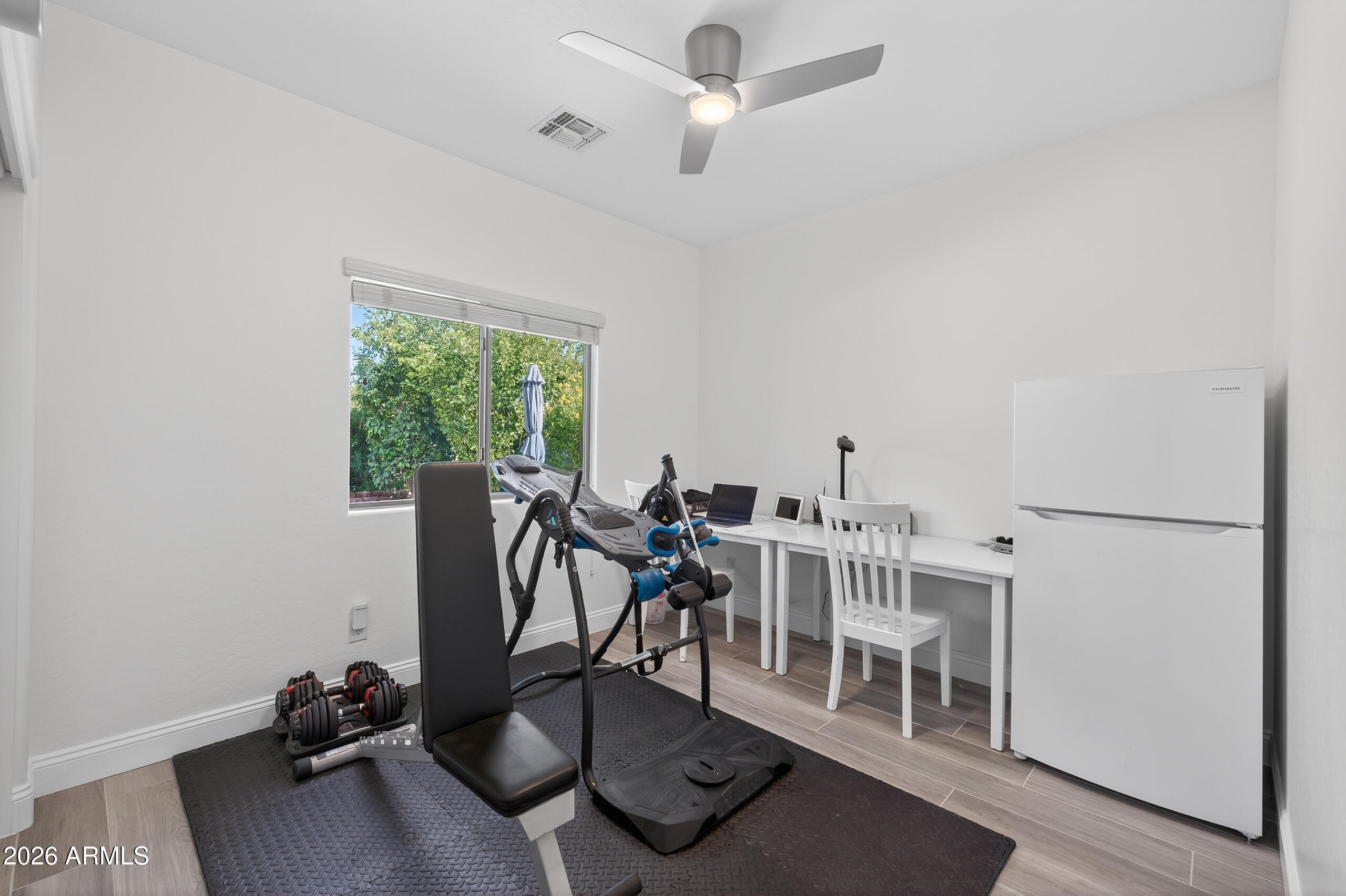 690 W DRAGON TREE Avenue