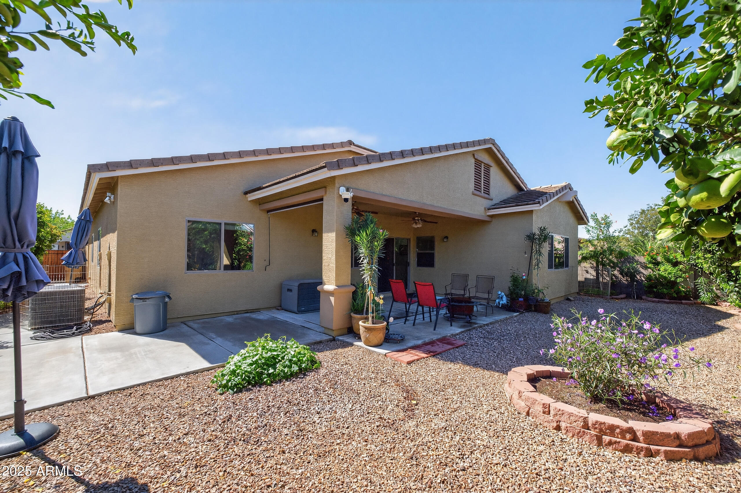 690 W DRAGON TREE Avenue