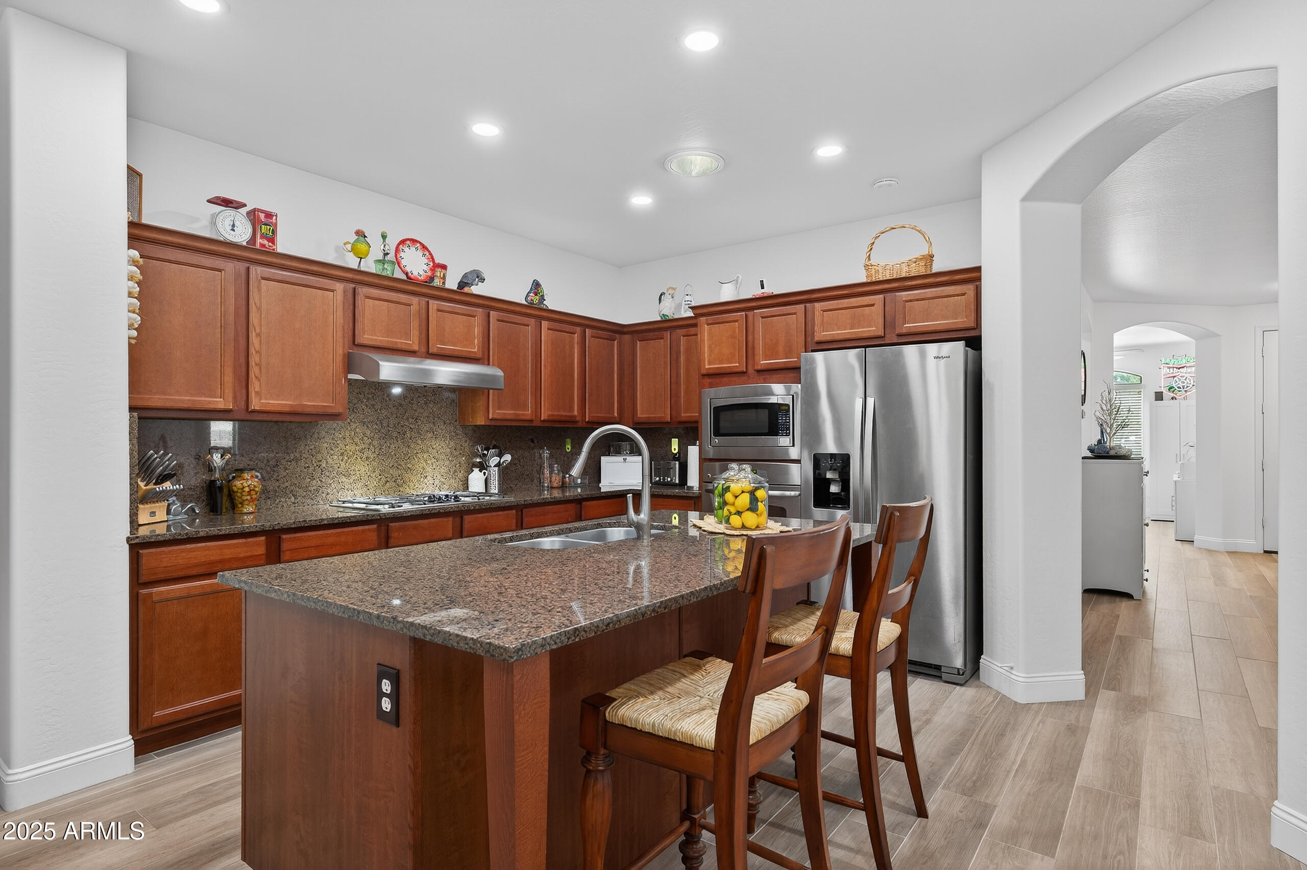 690 W DRAGON TREE Avenue