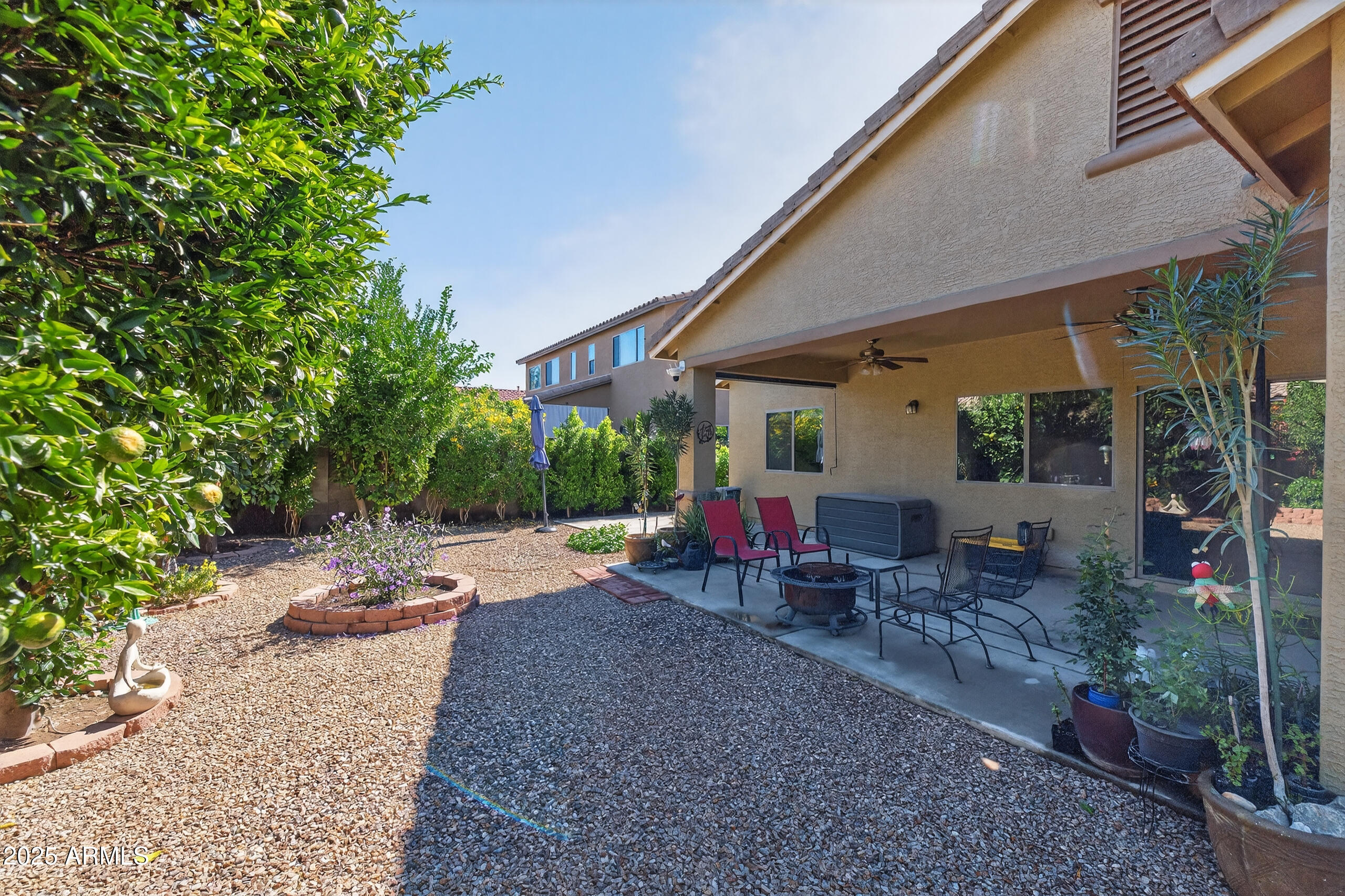 690 W DRAGON TREE Avenue