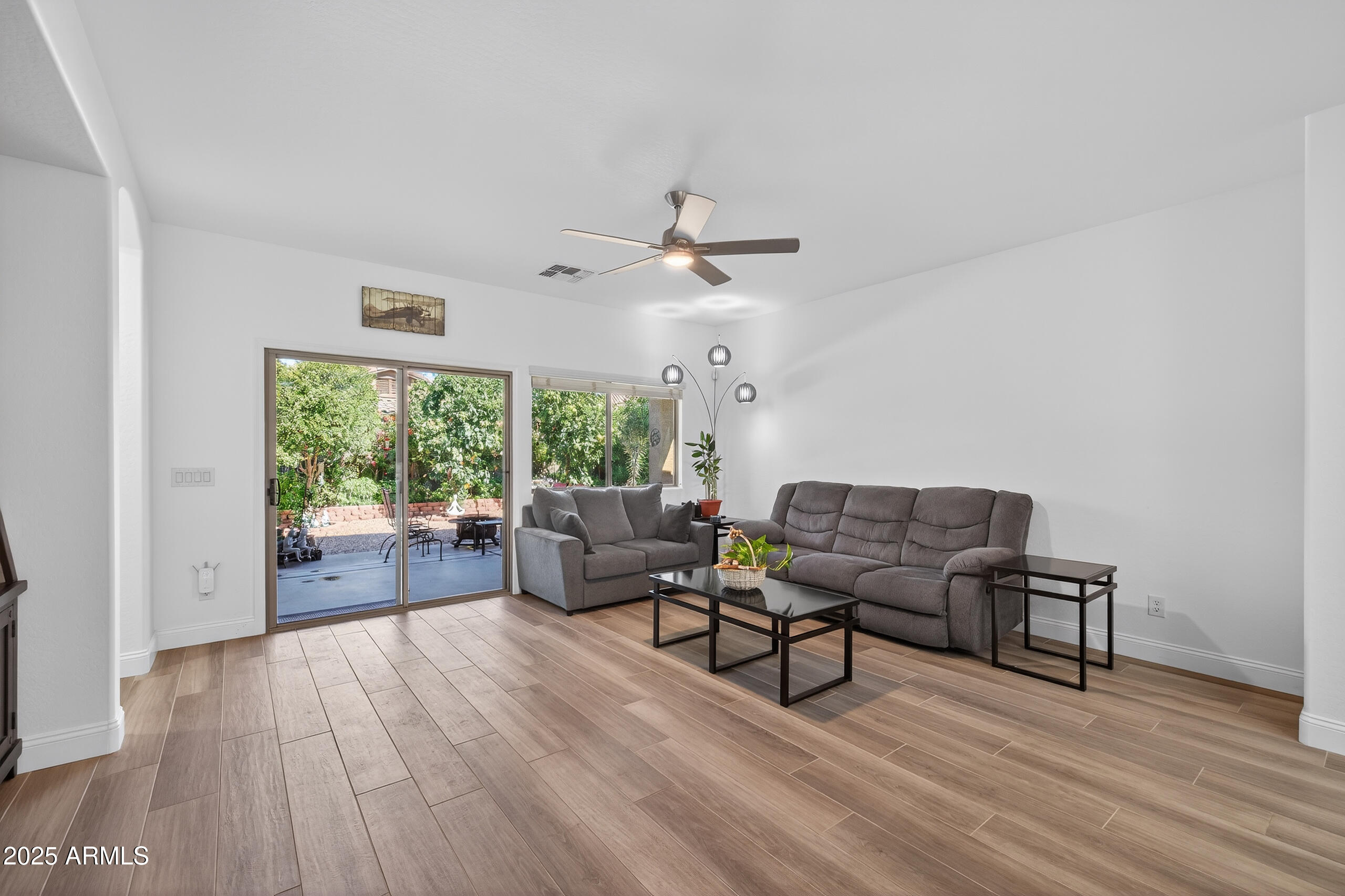 690 W DRAGON TREE Avenue