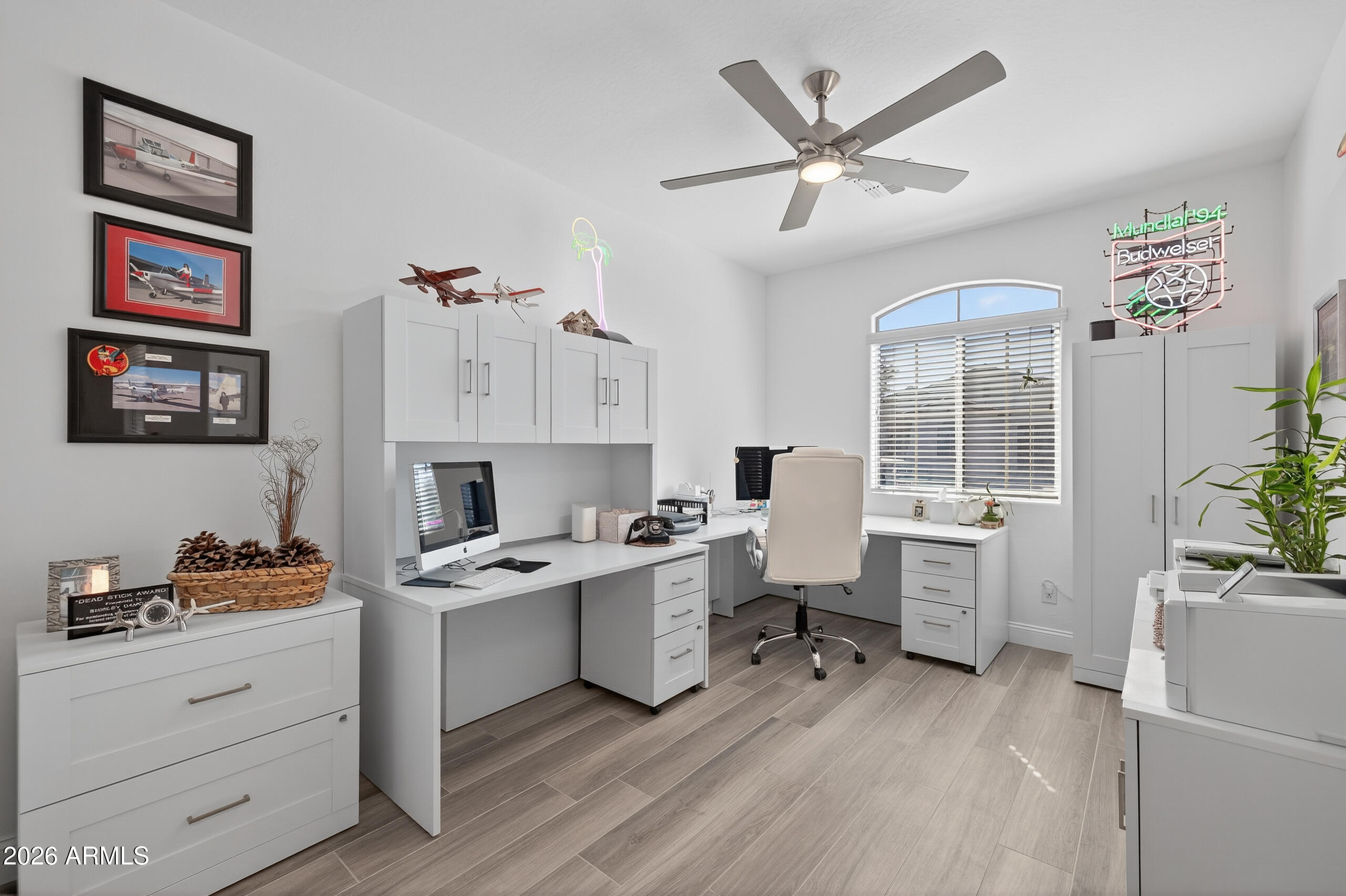 690 W DRAGON TREE Avenue