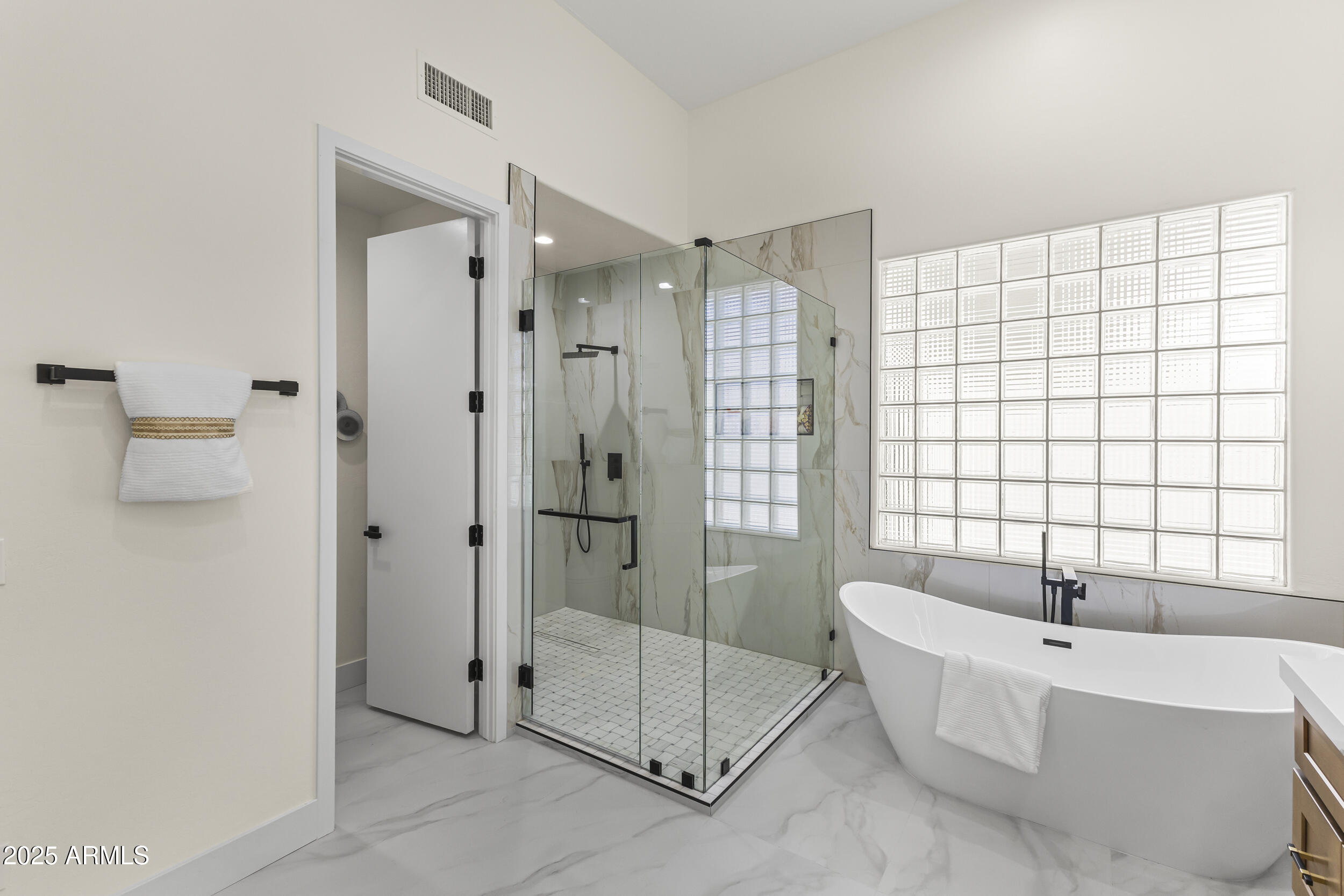 9546 E CAVALRY Drive