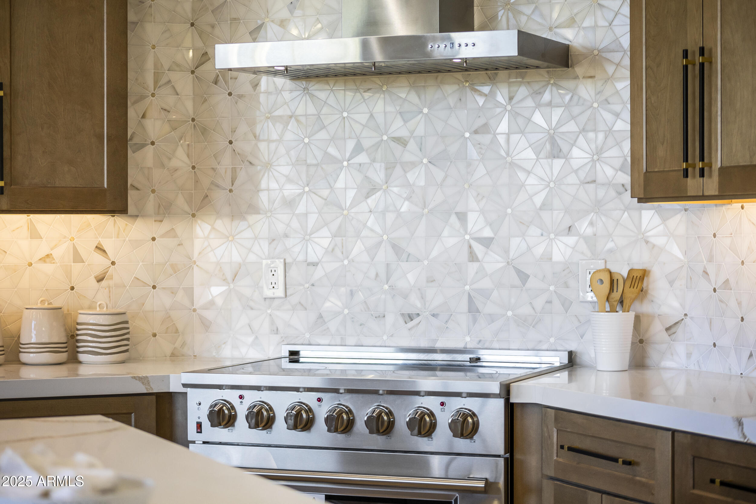 9546 E CAVALRY Drive