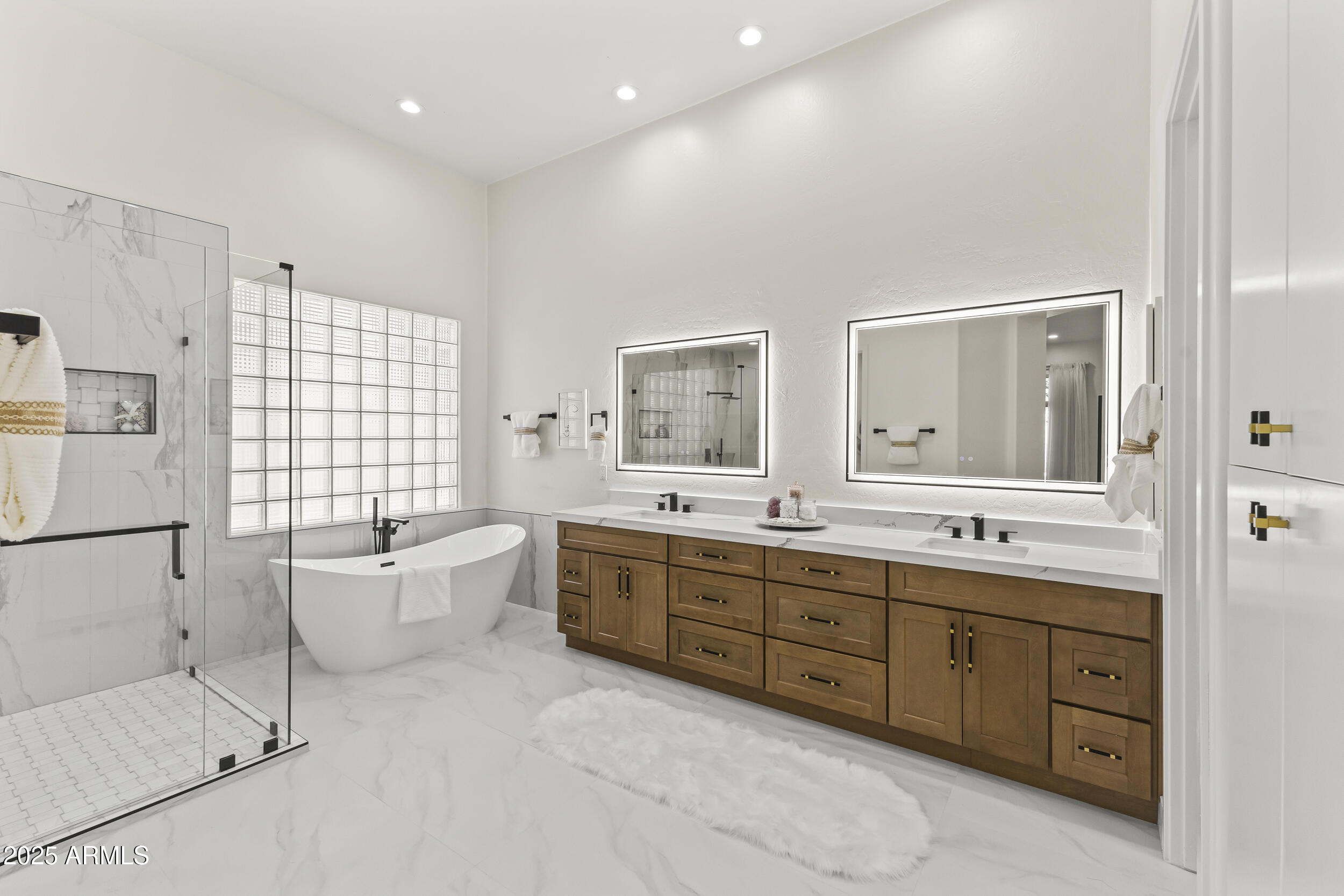 9546 E CAVALRY Drive