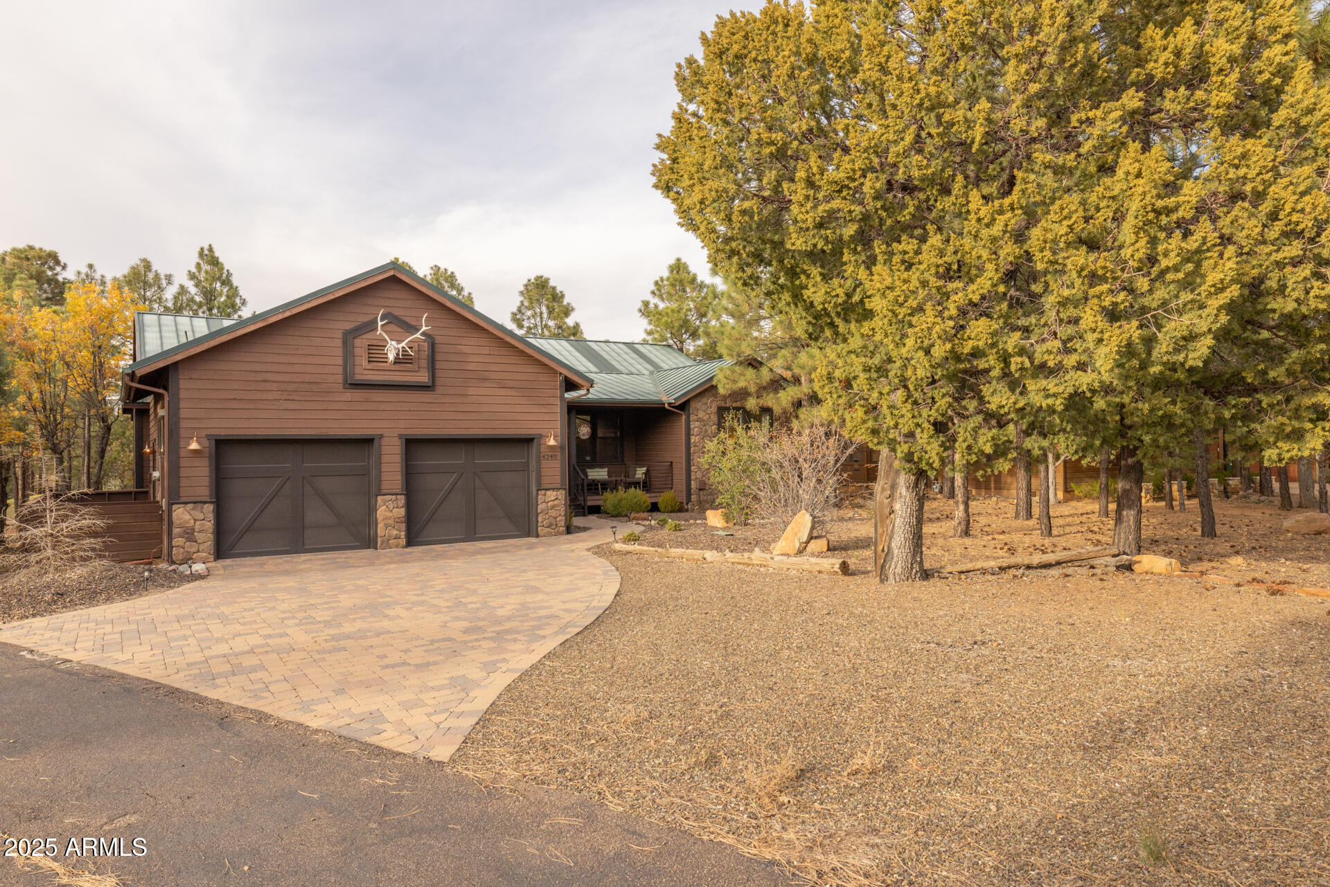4240 W SUGAR PINE Loop