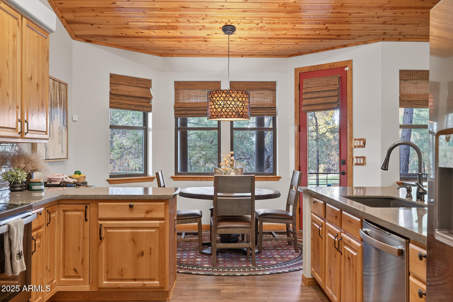 4240 W SUGAR PINE Loop