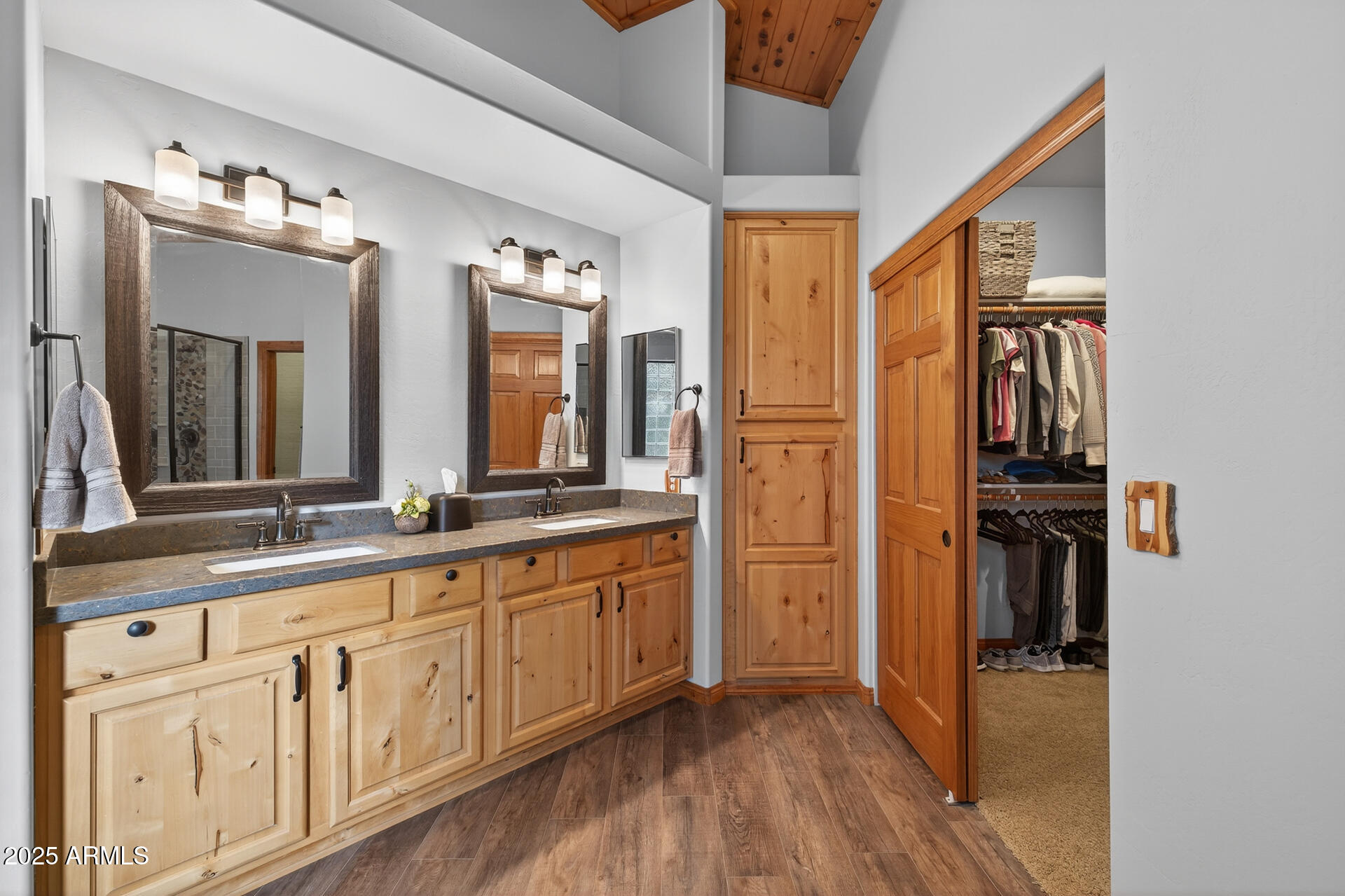 4240 W SUGAR PINE Loop