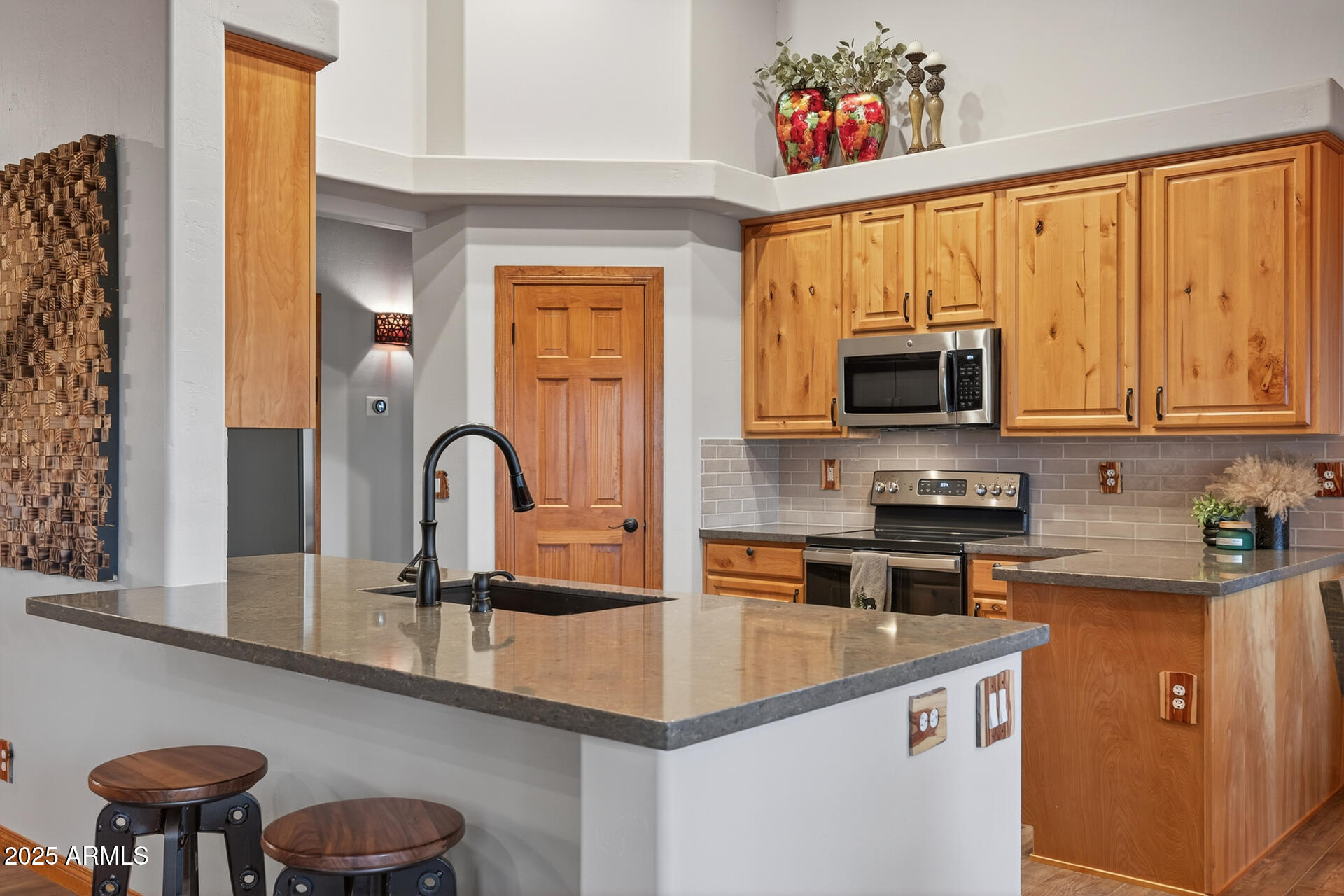 4240 W SUGAR PINE Loop