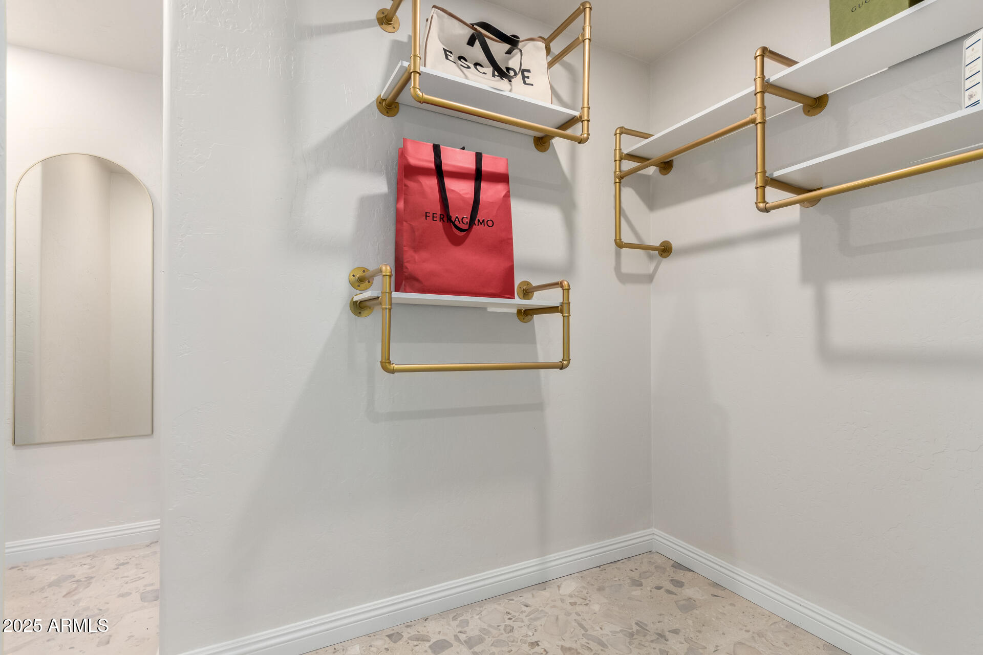 335 W CAMBRIDGE Avenue