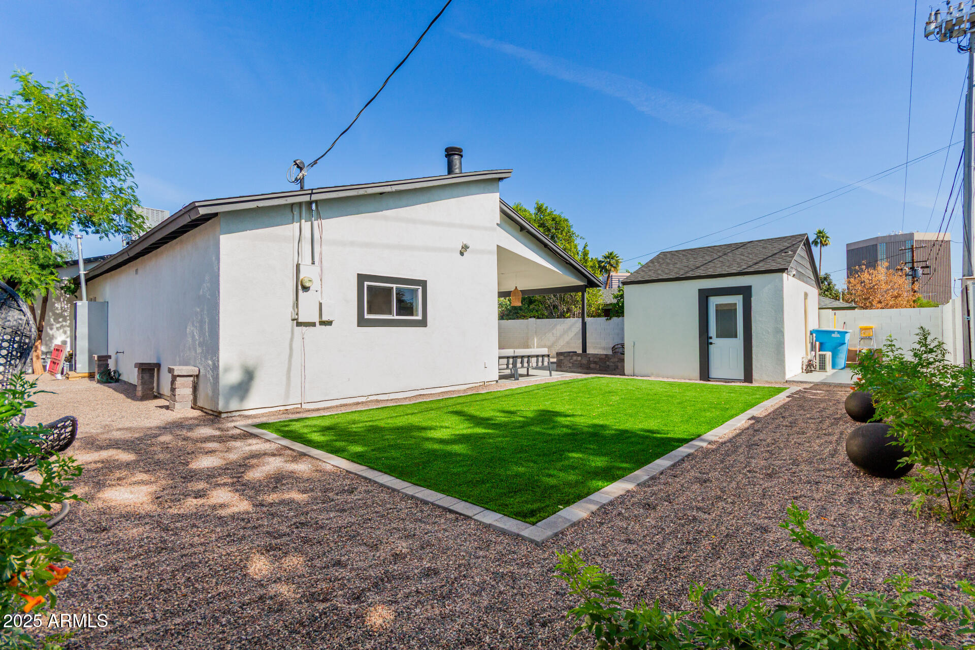 335 W CAMBRIDGE Avenue