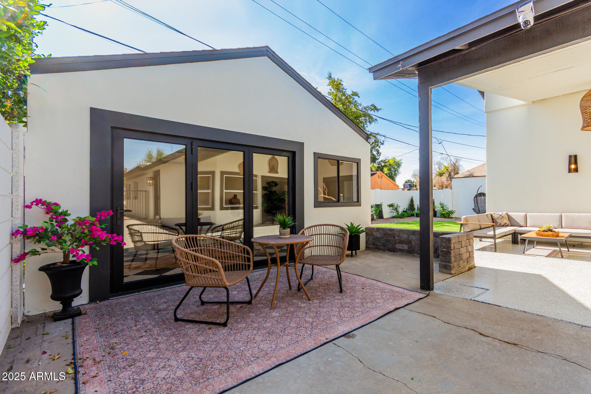 335 W CAMBRIDGE Avenue