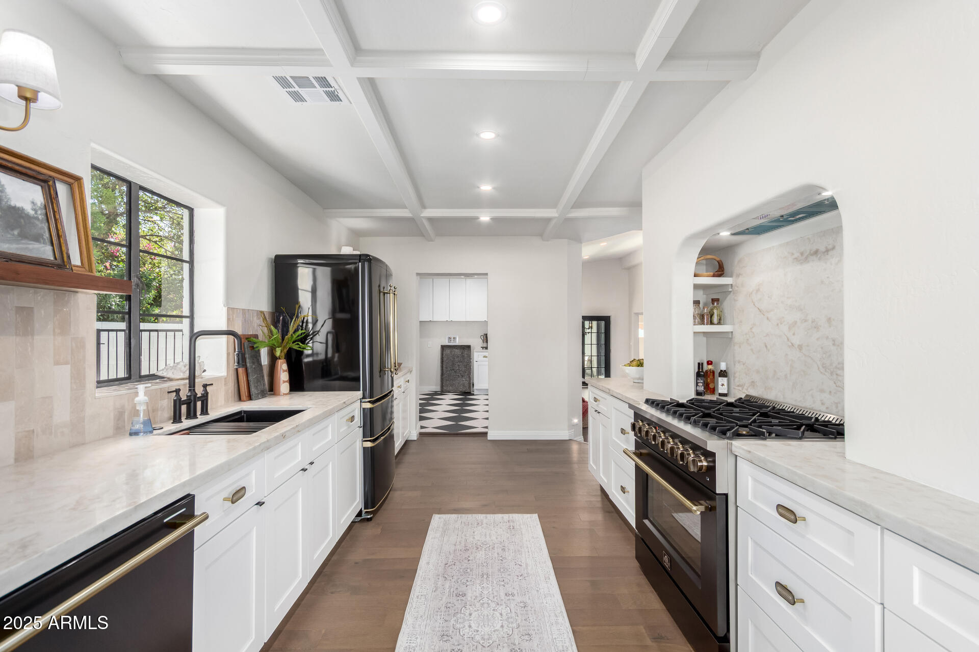 335 W CAMBRIDGE Avenue