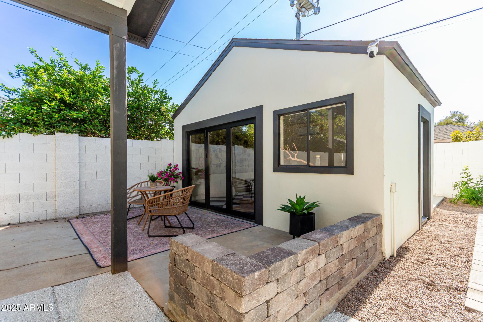 335 W CAMBRIDGE Avenue