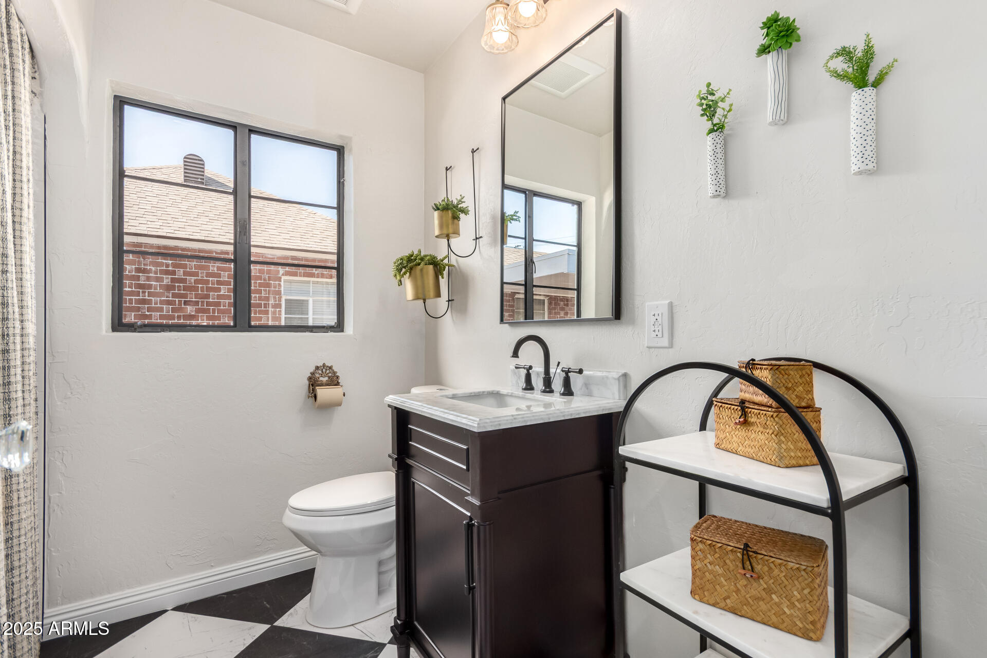 335 W CAMBRIDGE Avenue