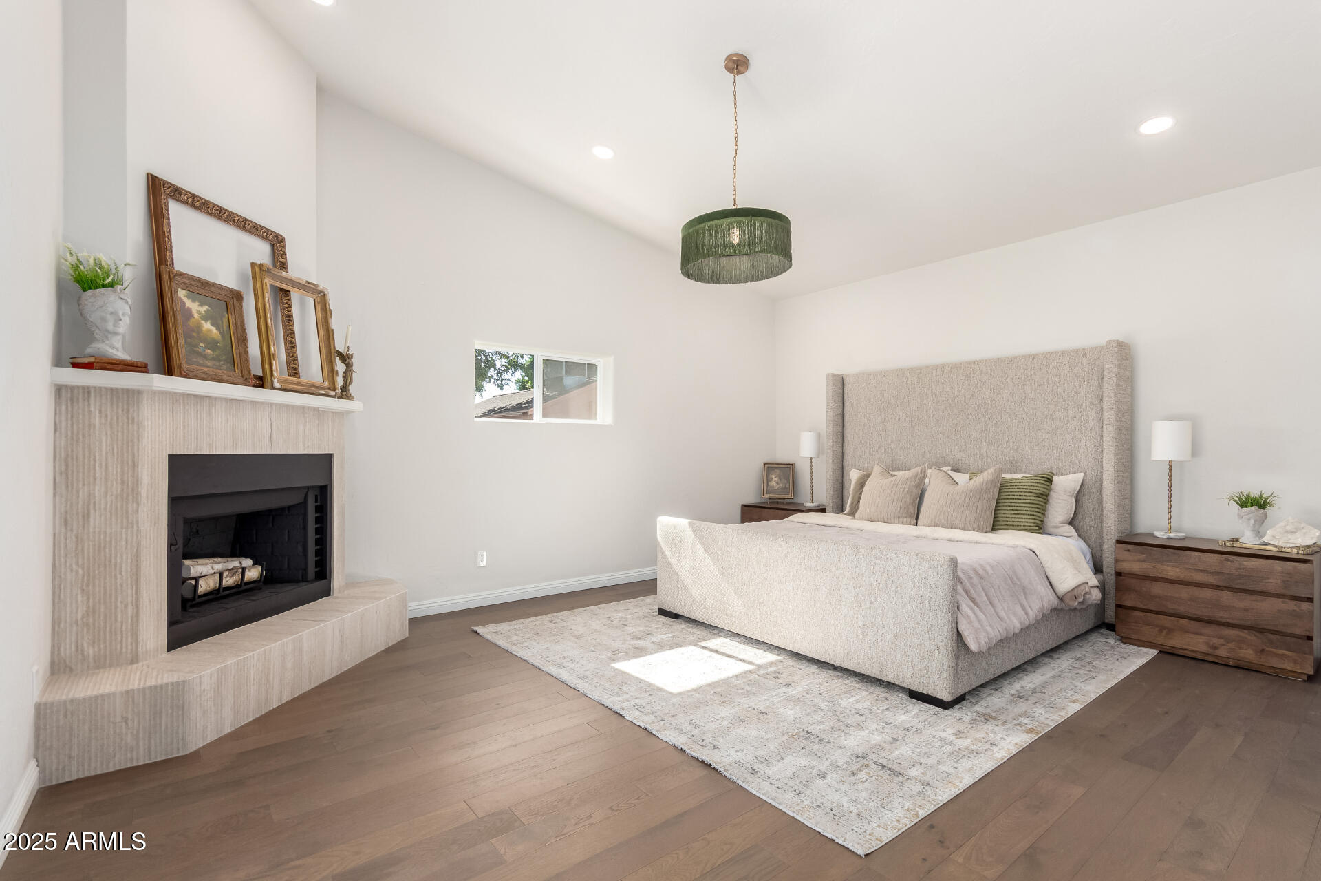 335 W CAMBRIDGE Avenue