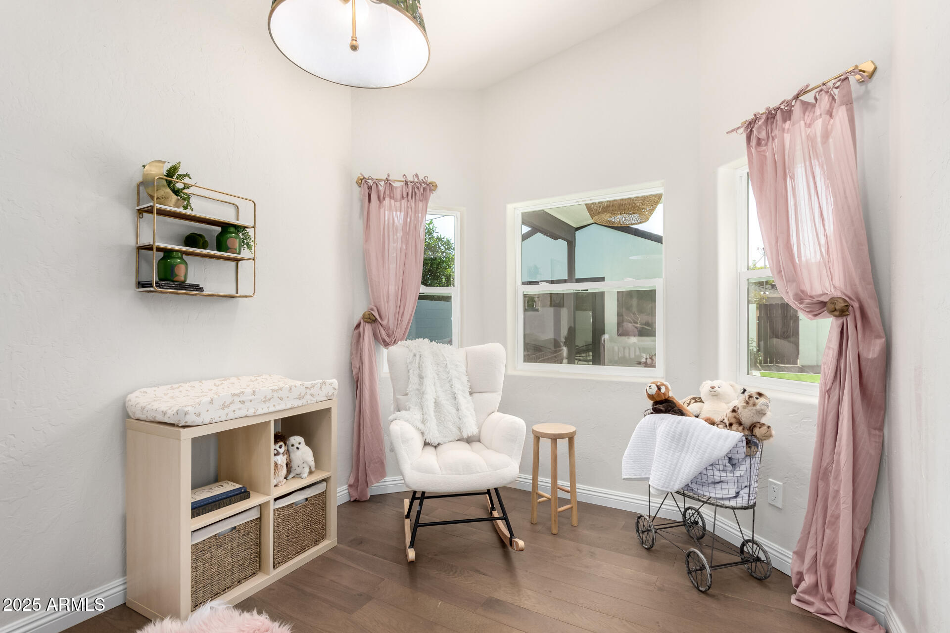 335 W CAMBRIDGE Avenue