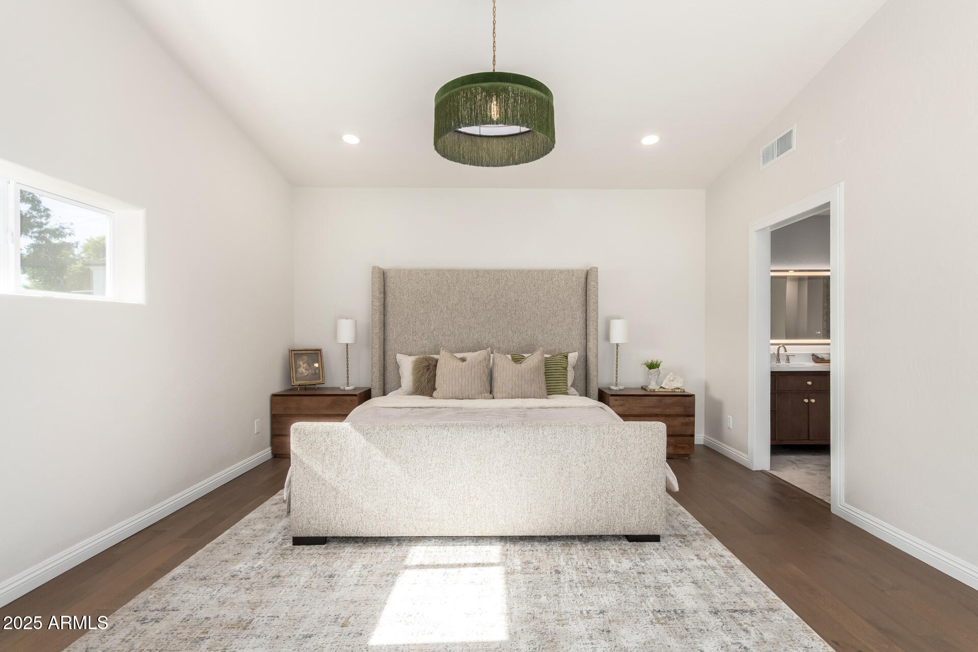 335 W CAMBRIDGE Avenue