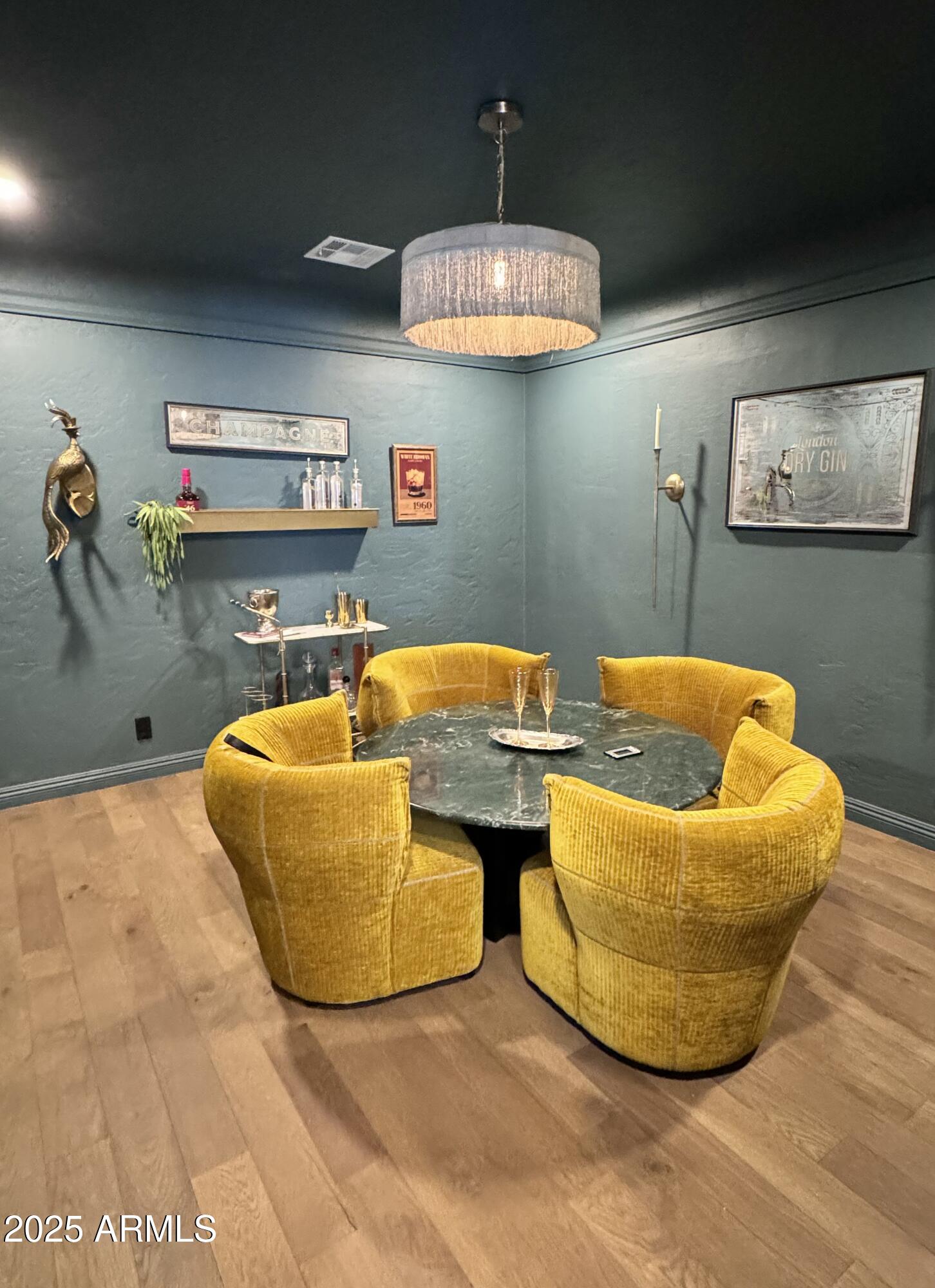 335 W CAMBRIDGE Avenue