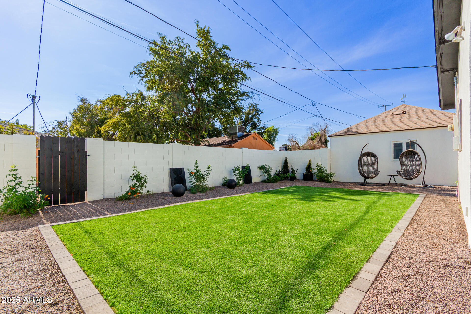 335 W CAMBRIDGE Avenue