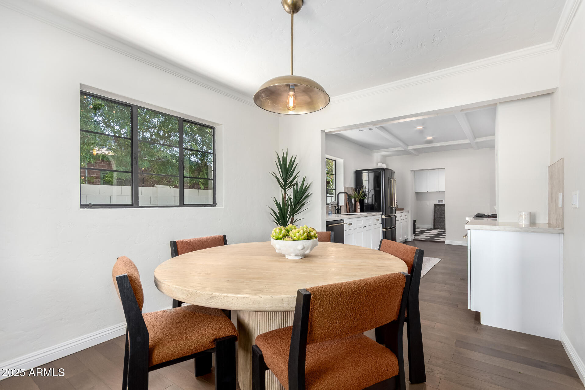 335 W CAMBRIDGE Avenue