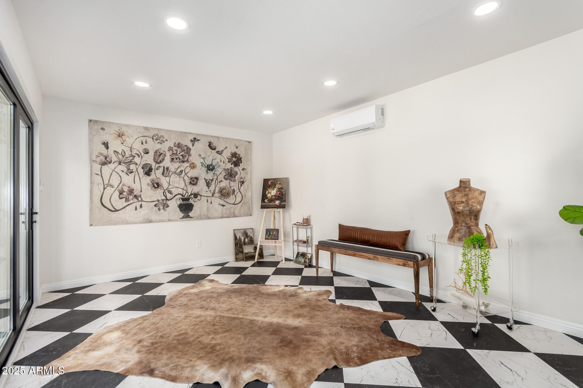 335 W CAMBRIDGE Avenue