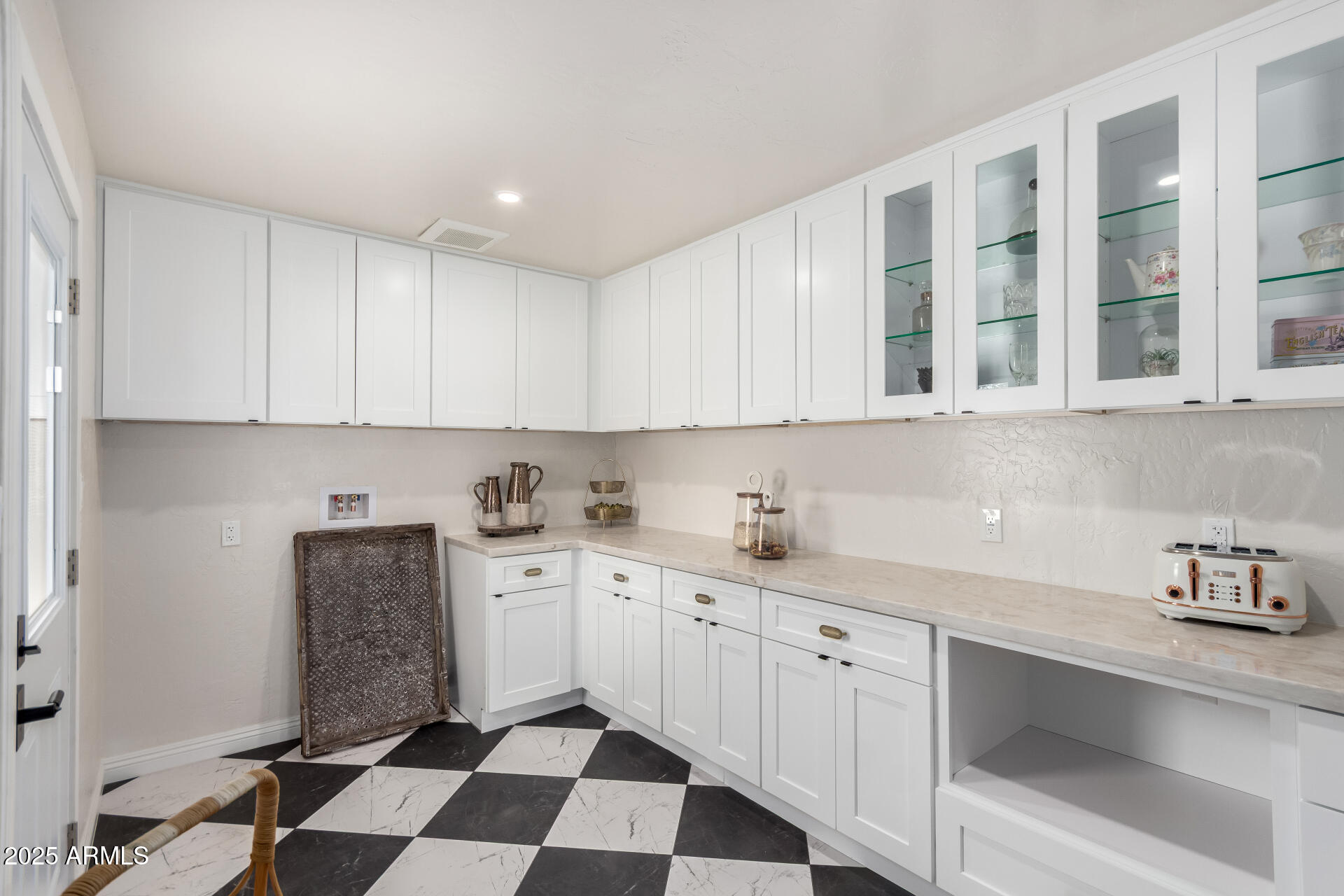 335 W CAMBRIDGE Avenue