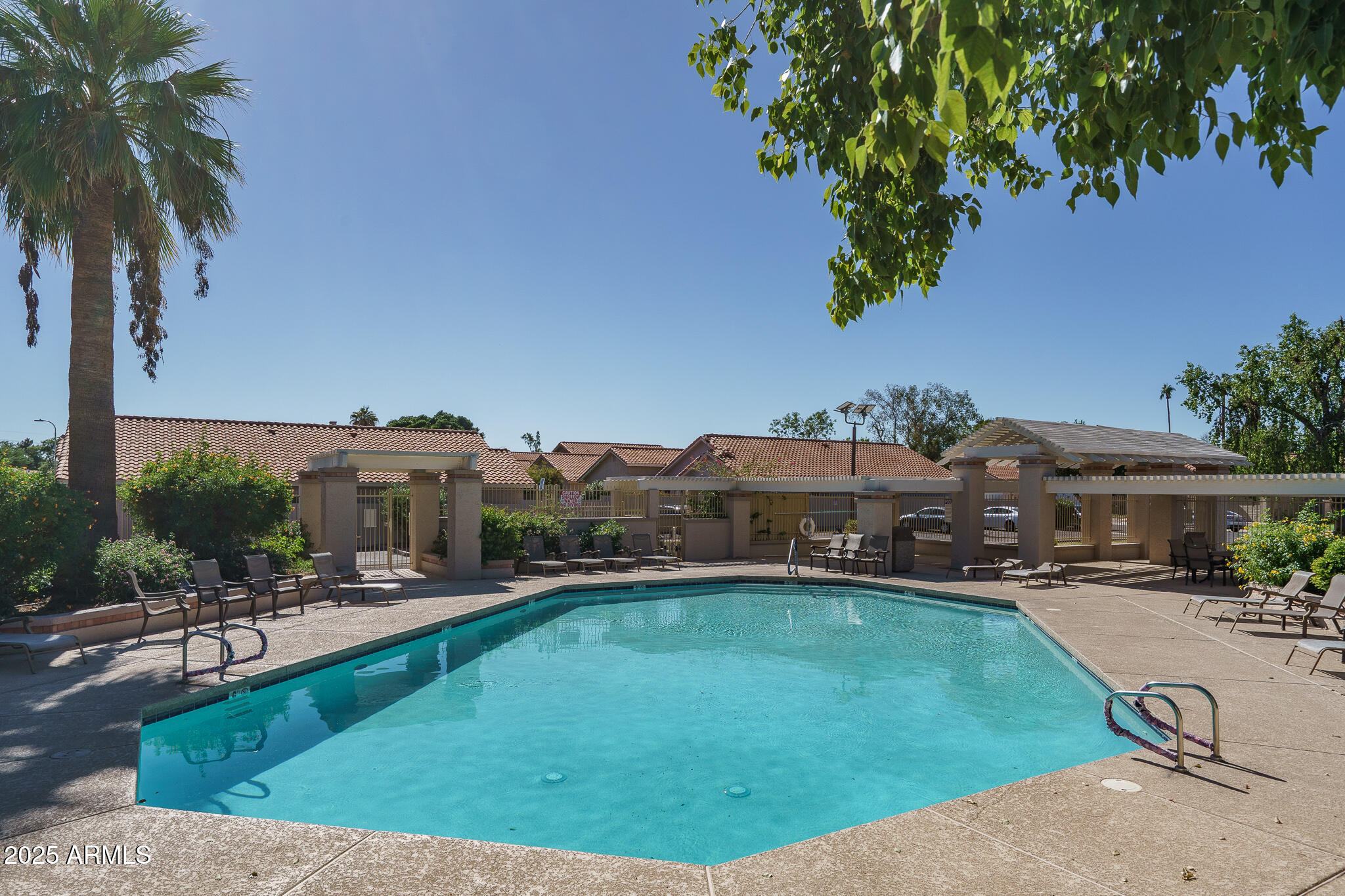 6820 S ROOSEVELT Street