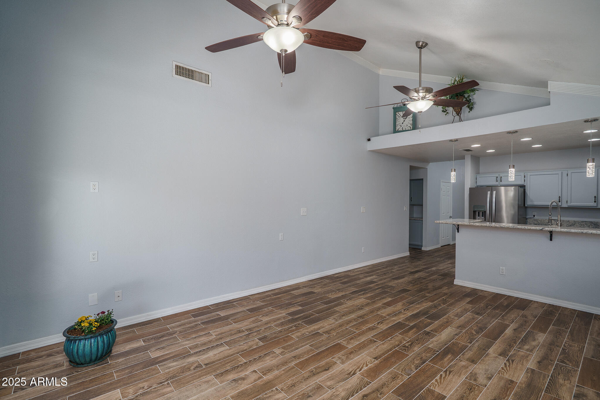 6820 S ROOSEVELT Street