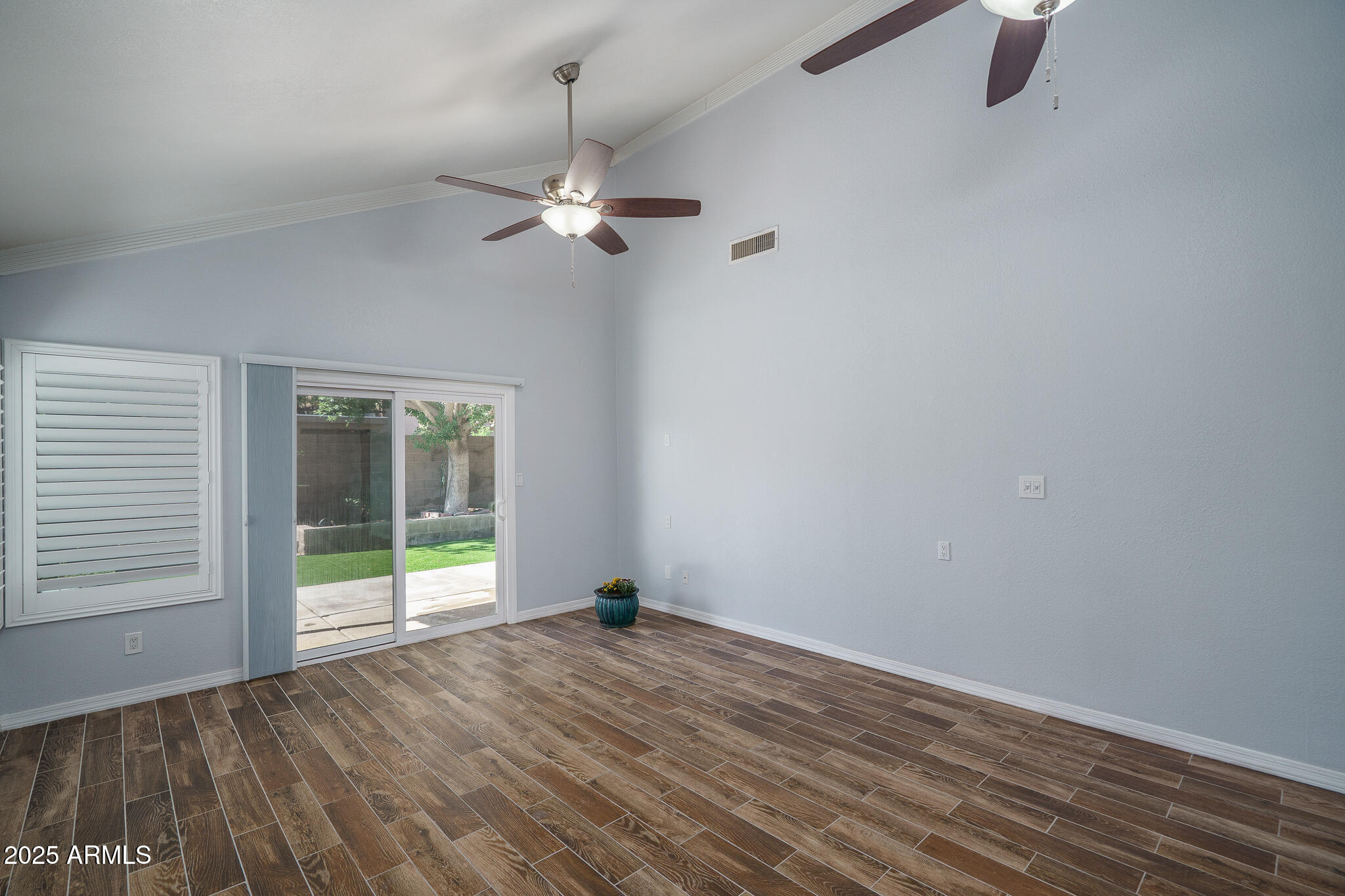 6820 S ROOSEVELT Street