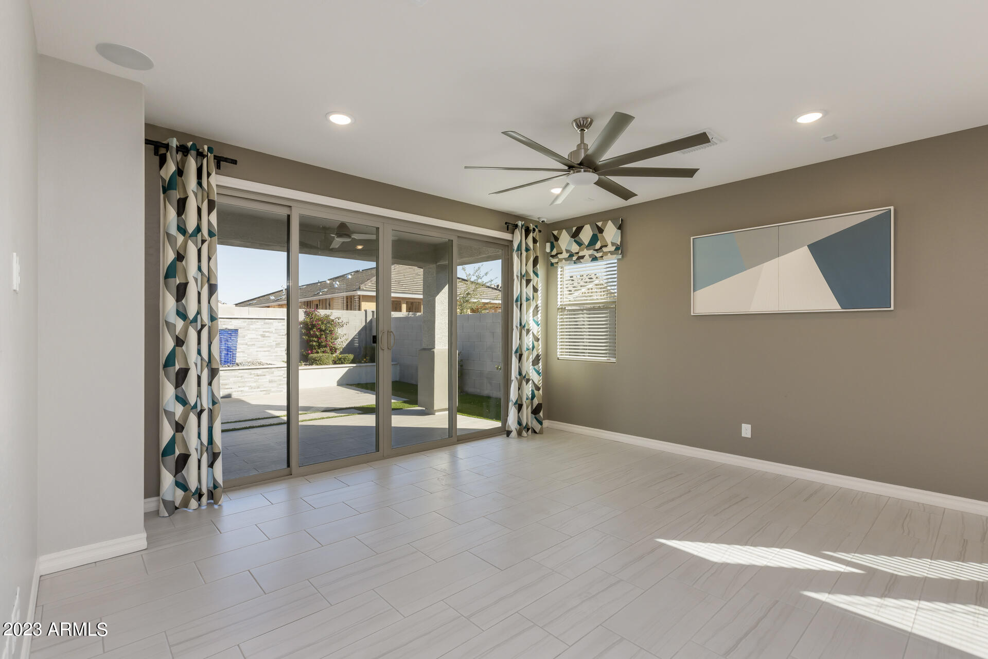 15292 W LINDEN Street