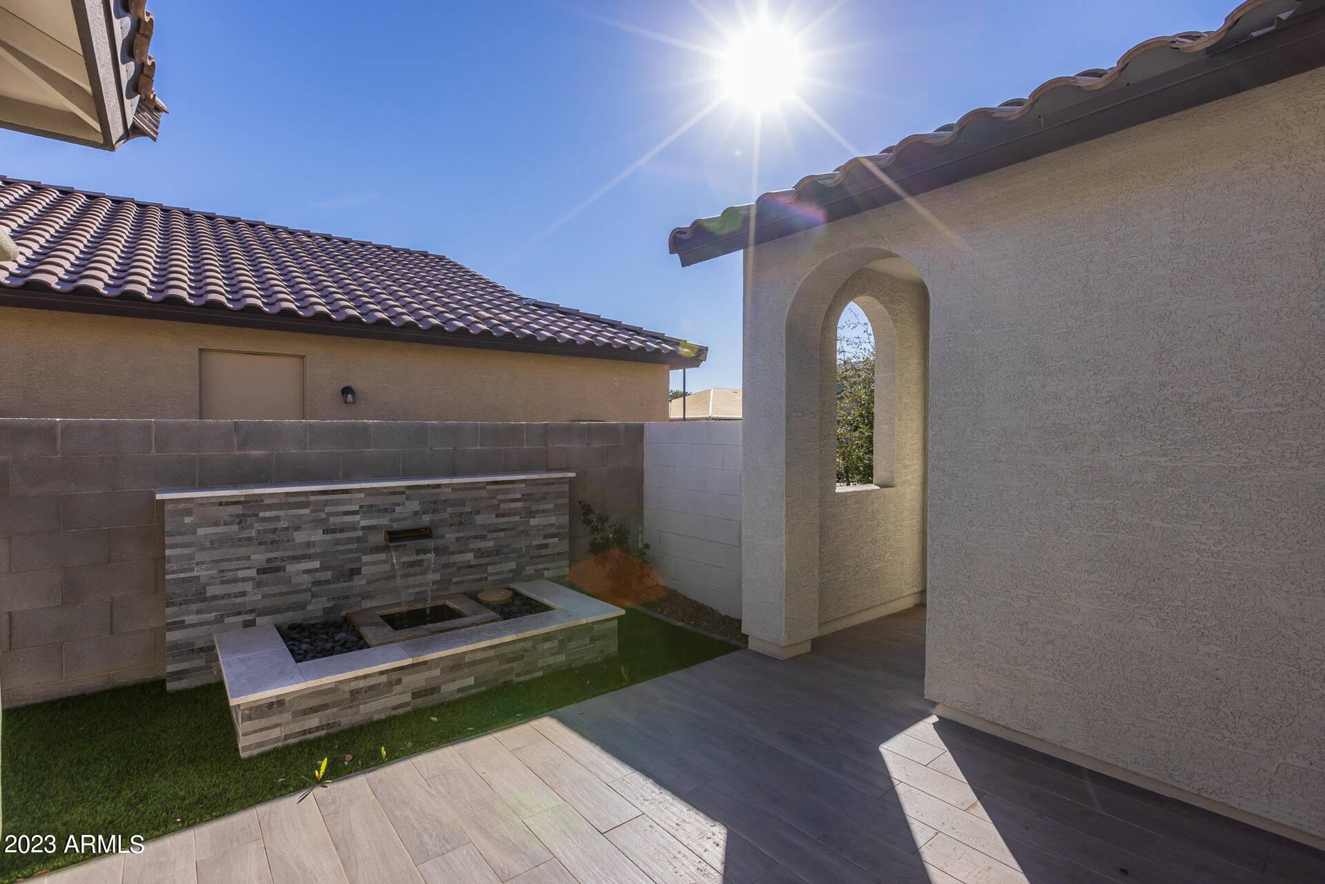 15292 W LINDEN Street