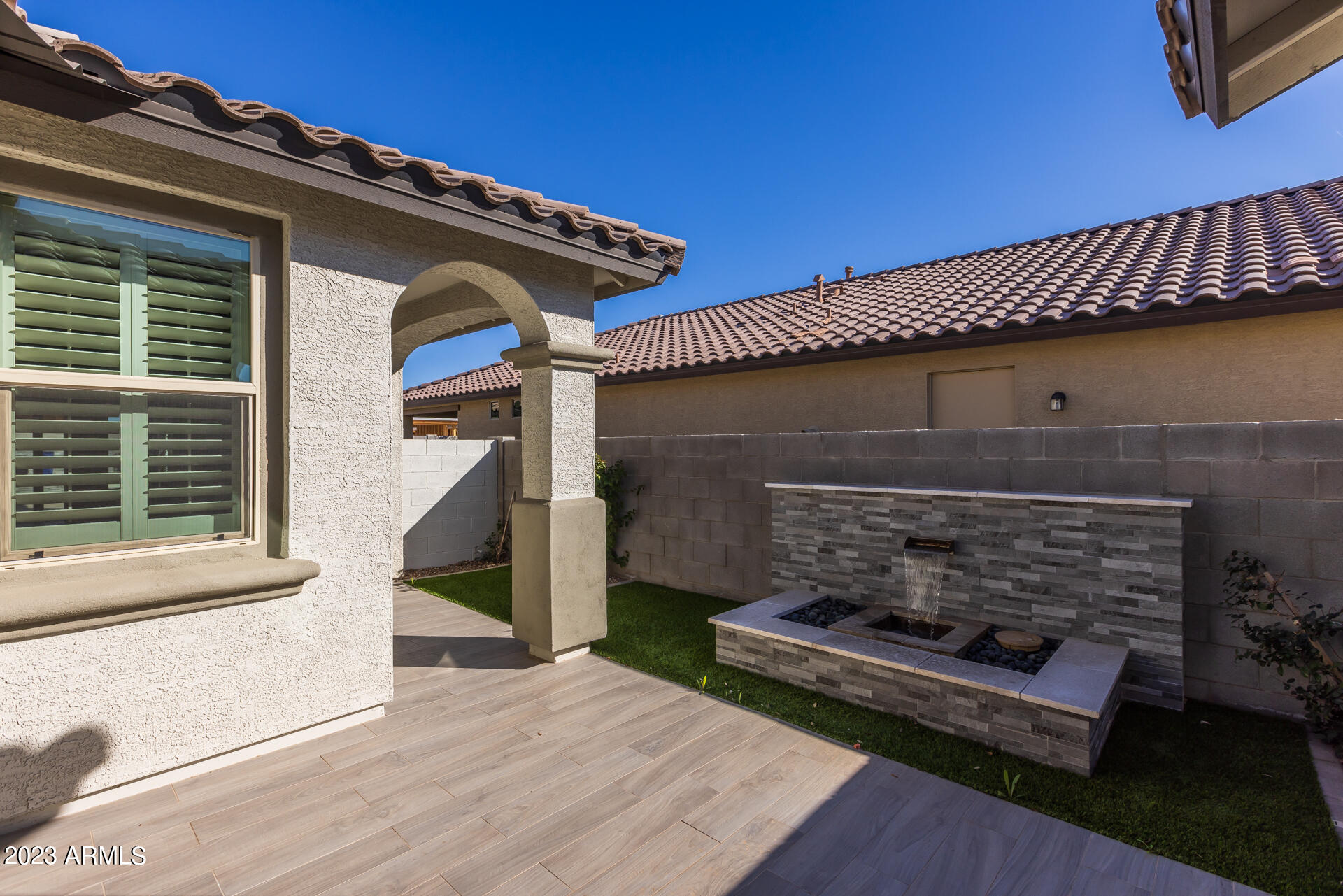 15292 W LINDEN Street