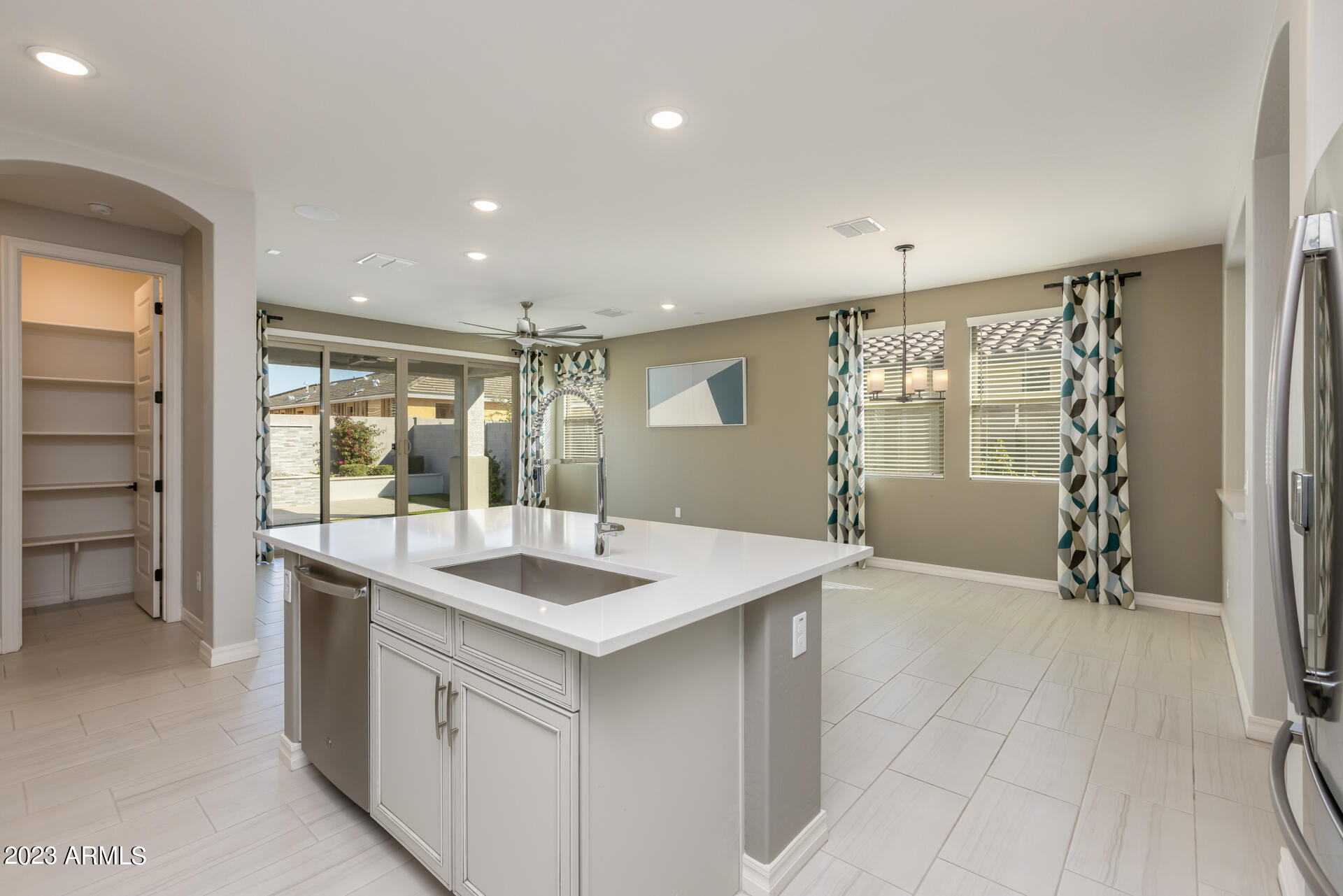 15292 W LINDEN Street