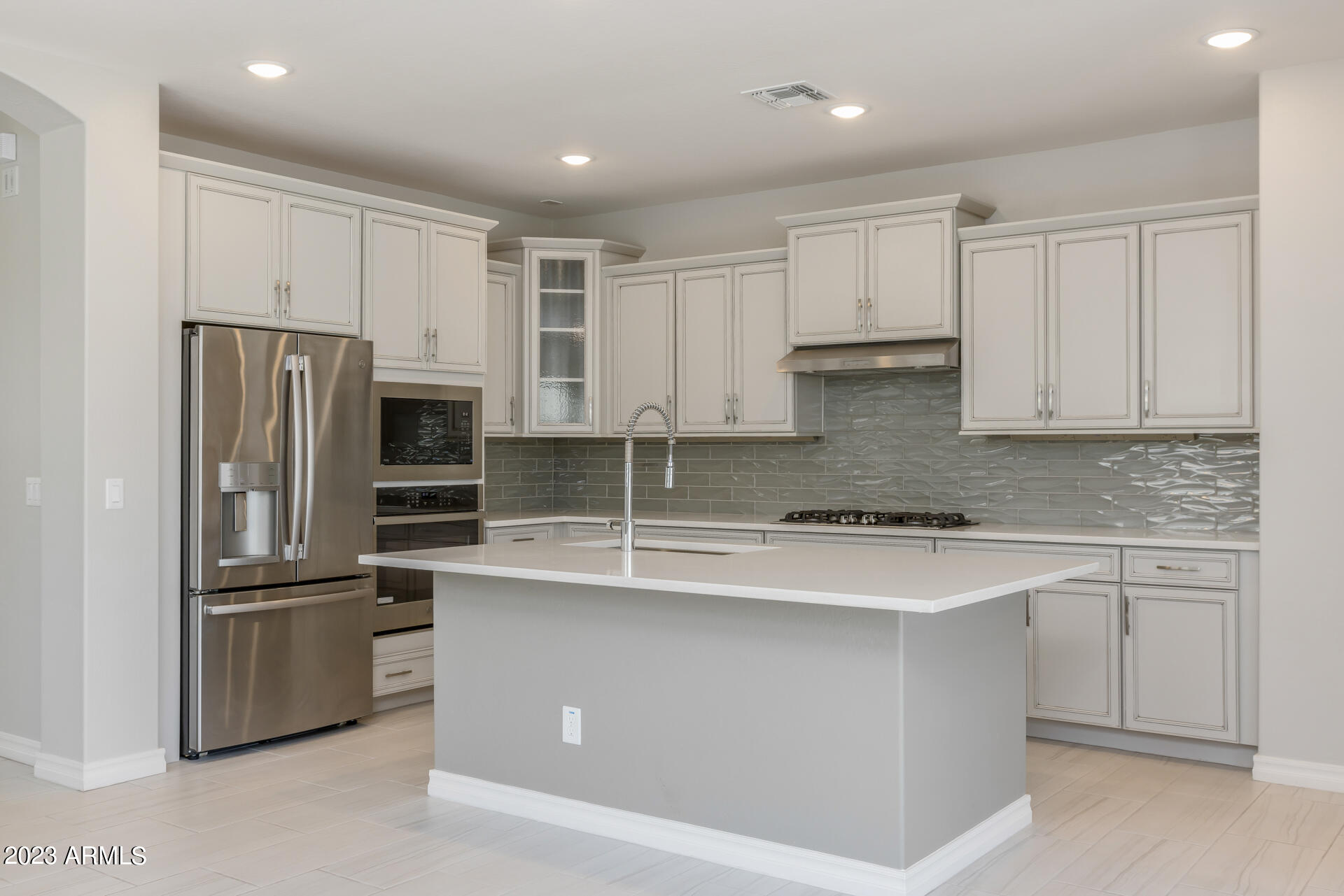 15292 W LINDEN Street