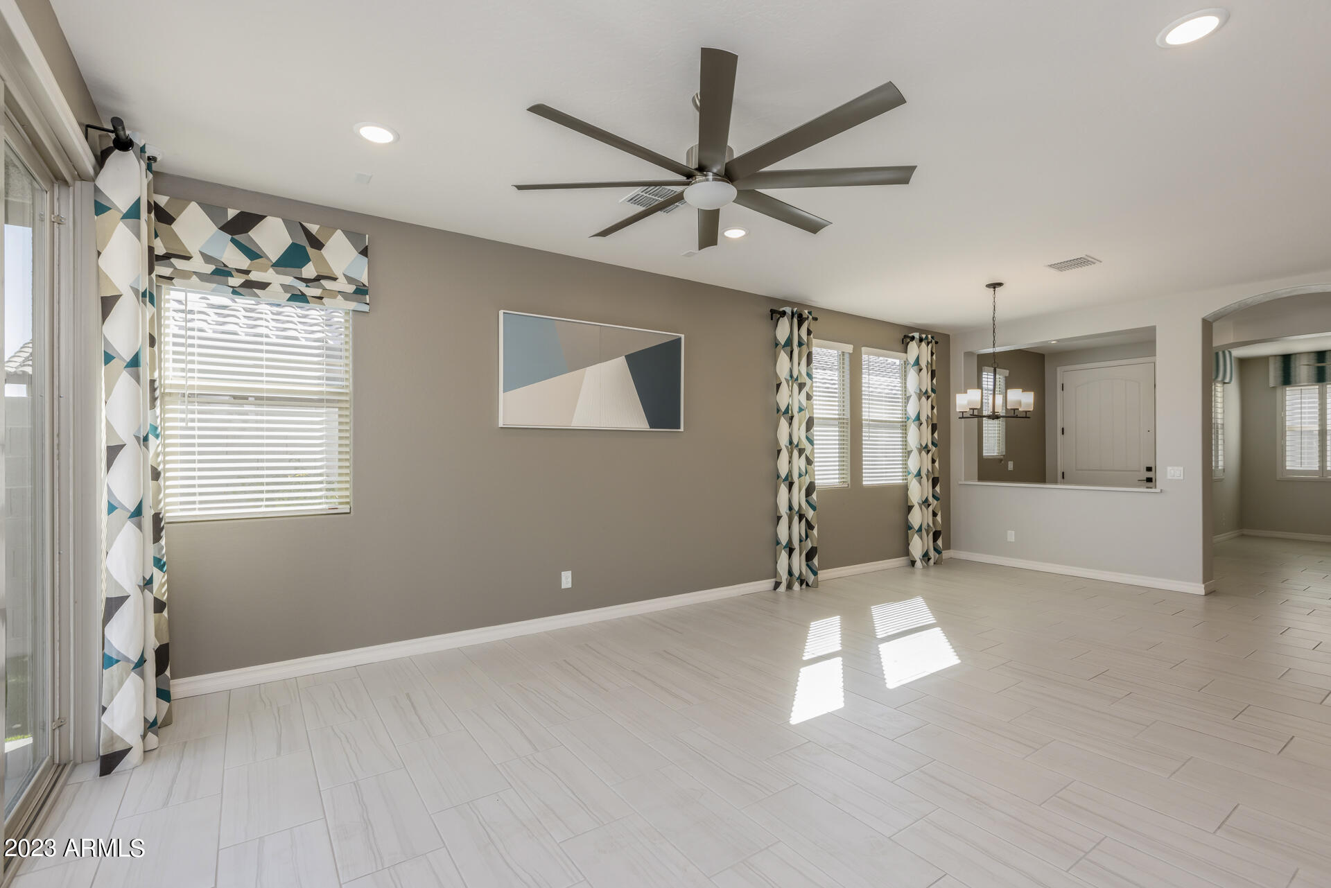 15292 W LINDEN Street