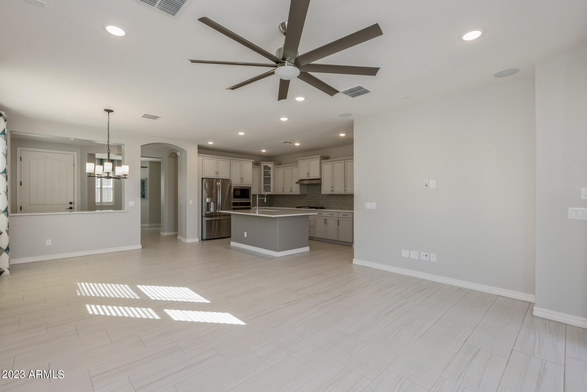 15292 W LINDEN Street