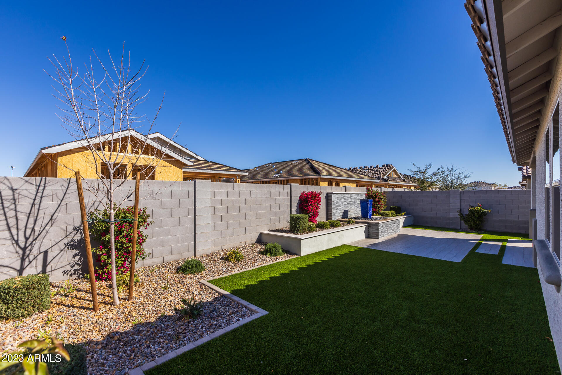 15292 W LINDEN Street