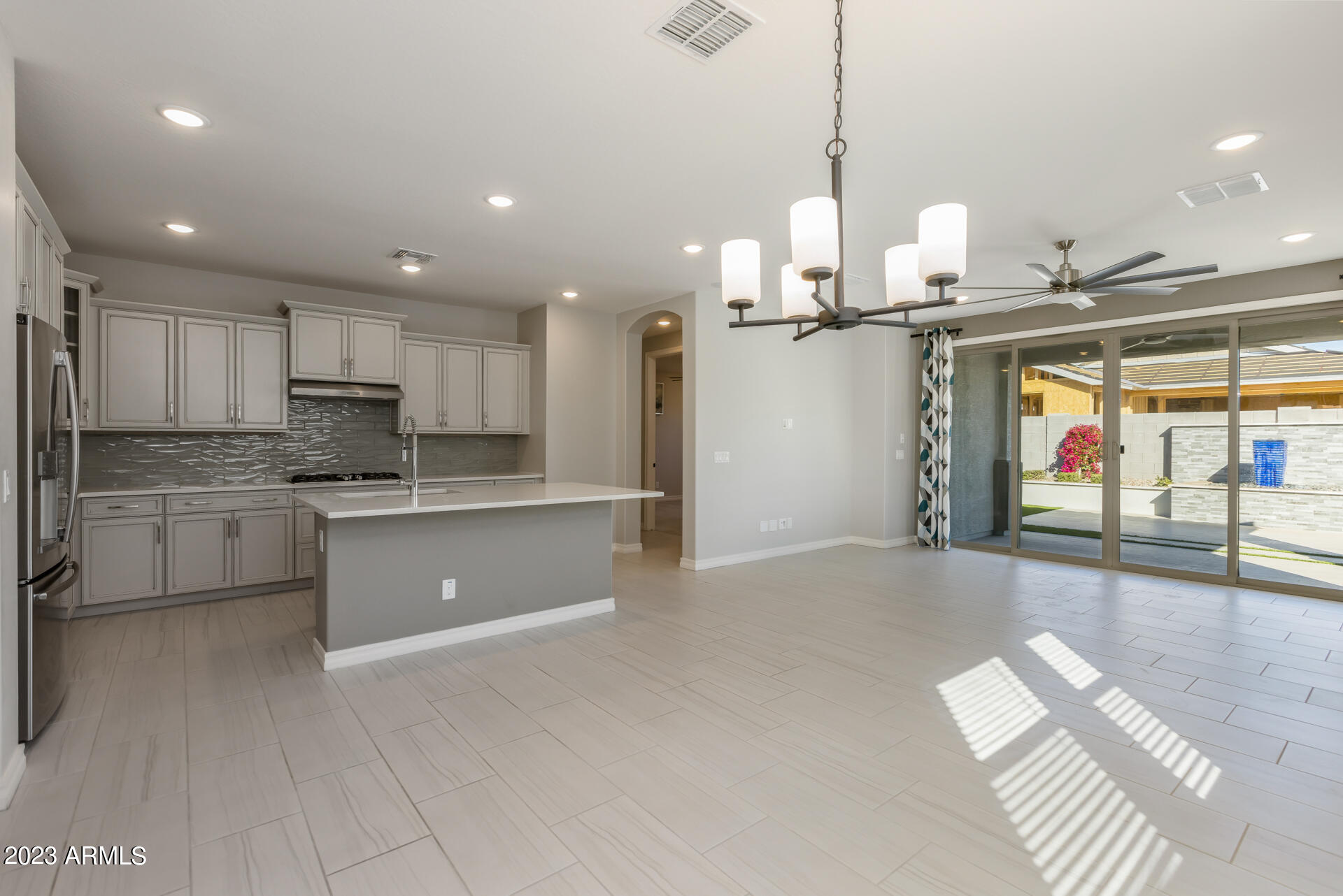 15292 W LINDEN Street