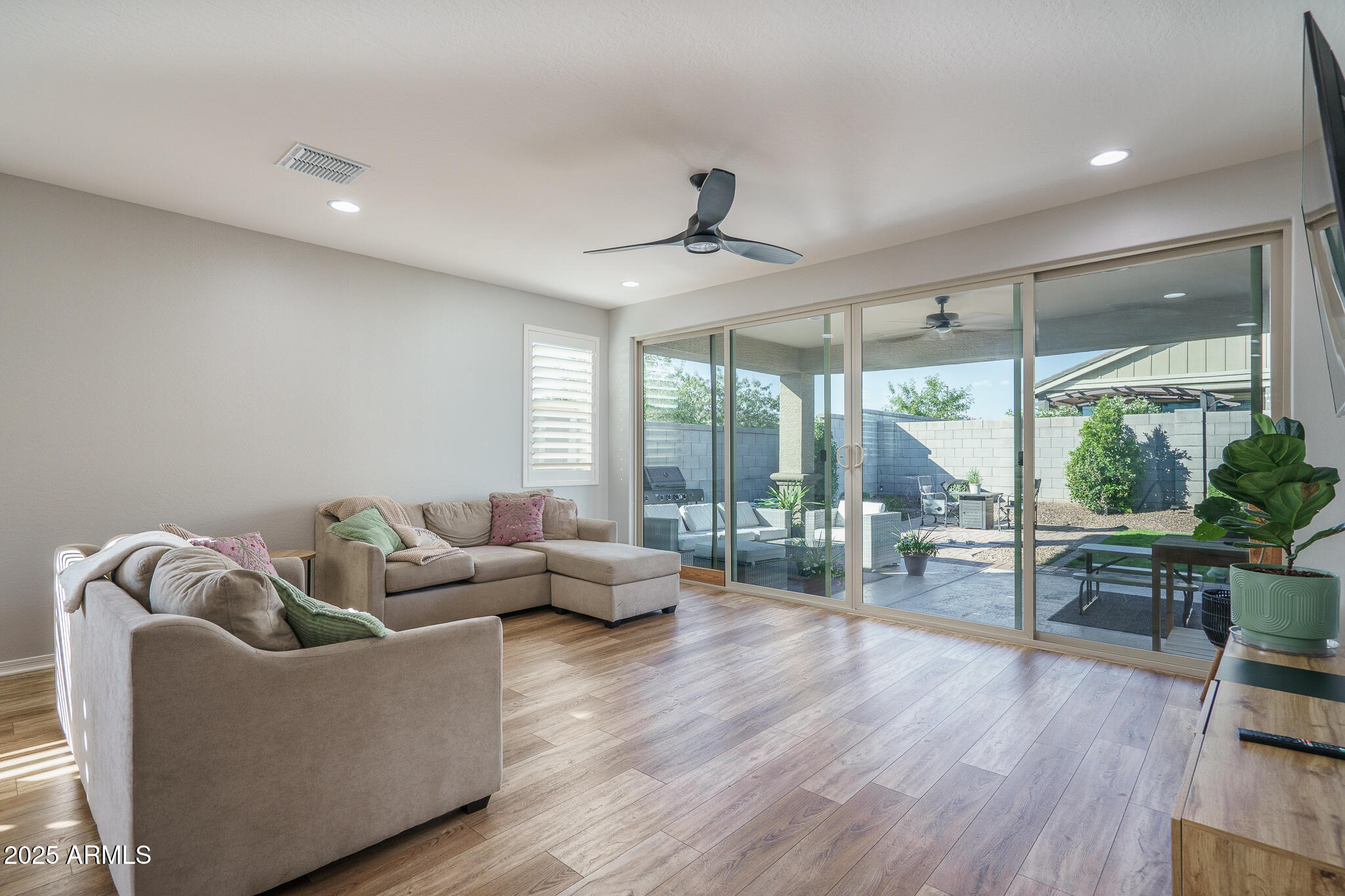 16118 W SAND HILLS Road