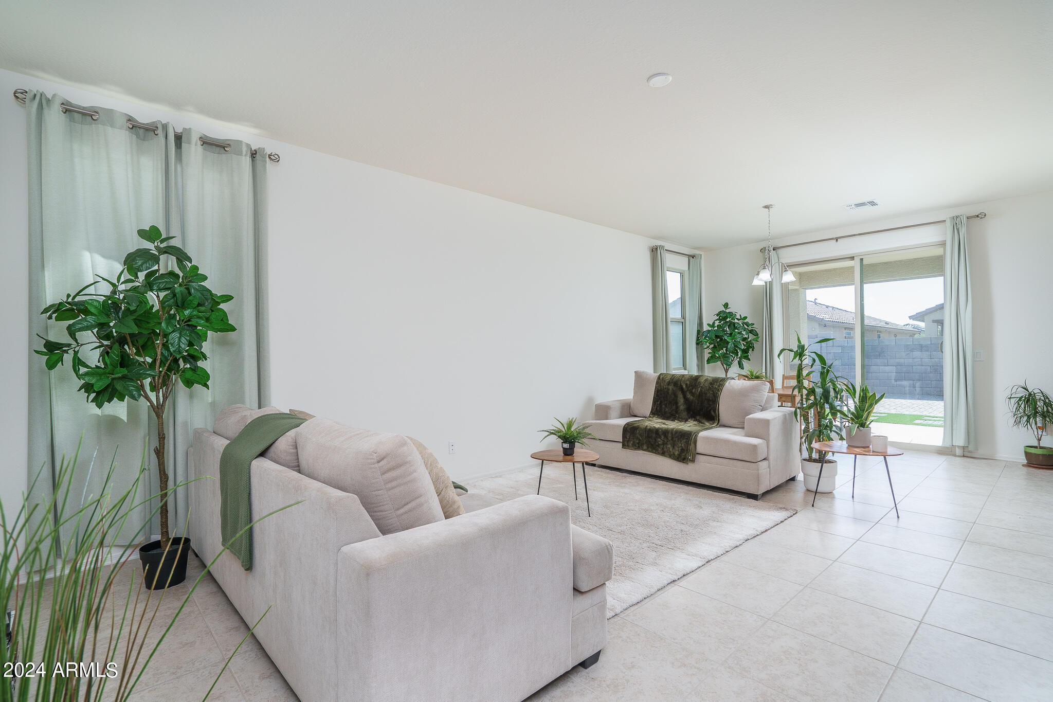 17945 W MONTE LINDO Lane