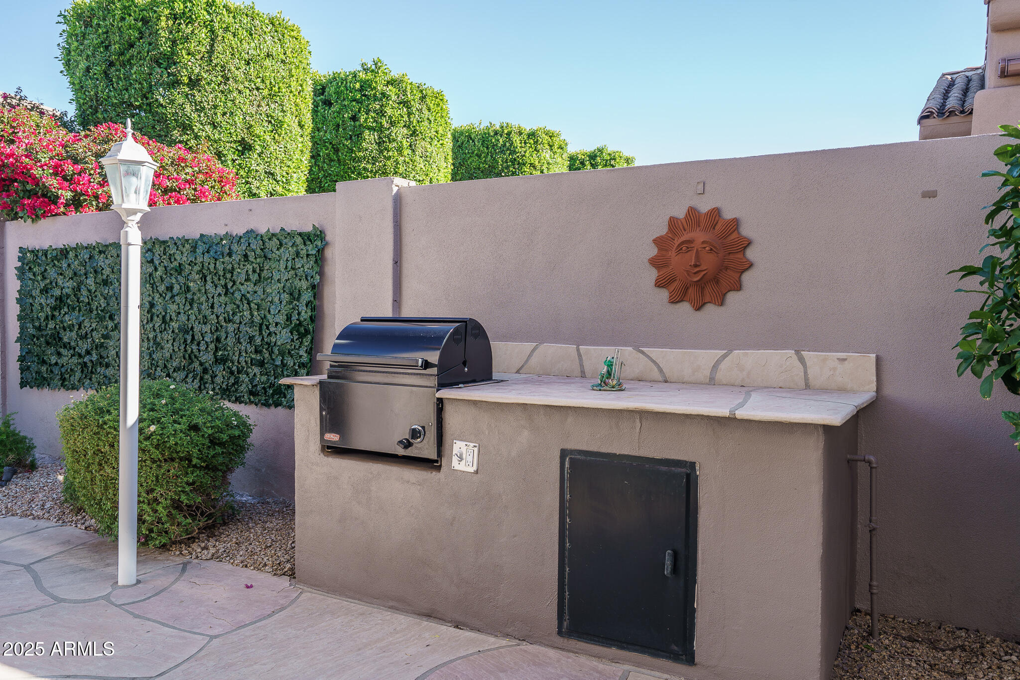 8218 E MOUNTAIN SPRING Road