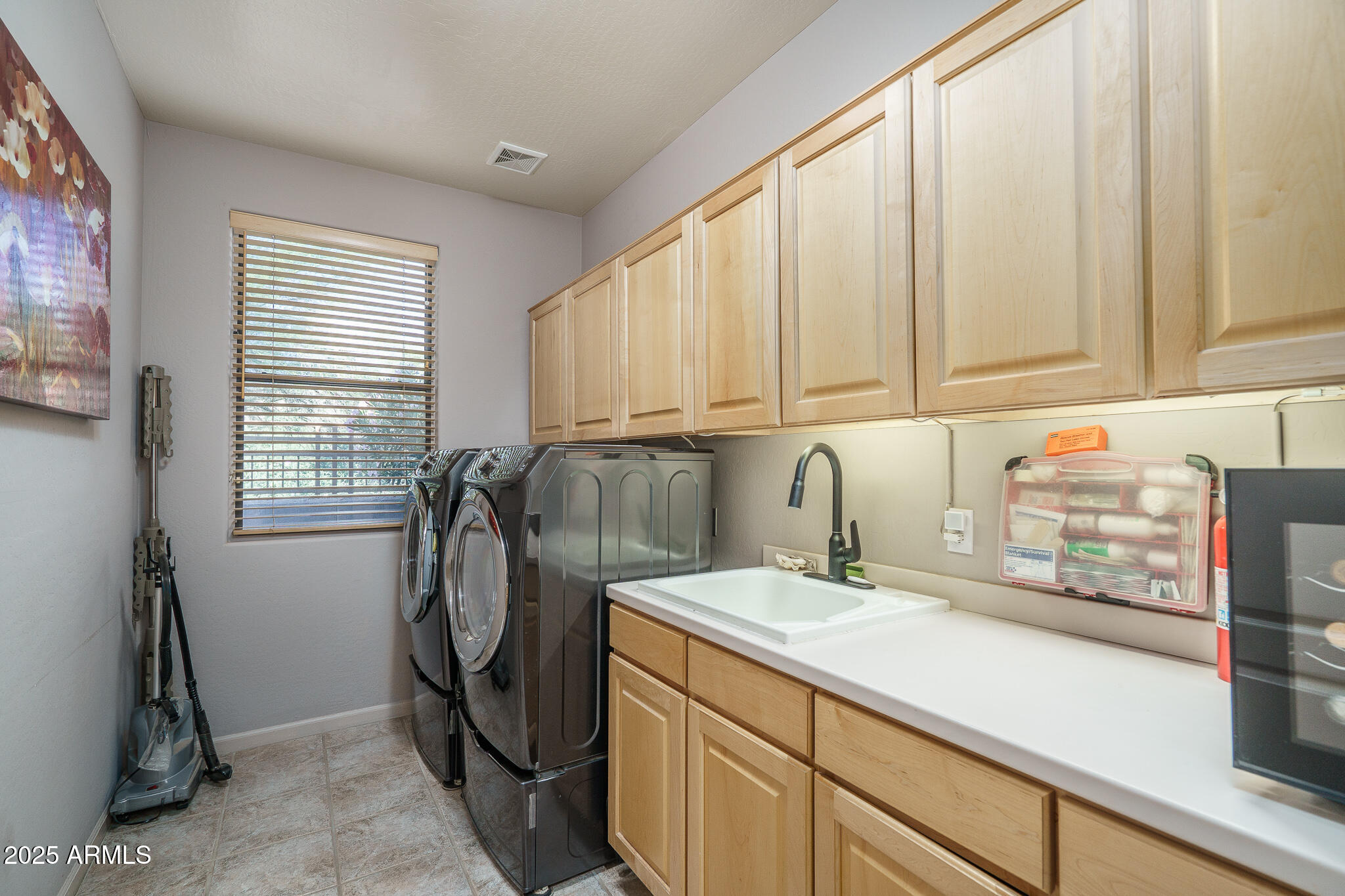 8218 E MOUNTAIN SPRING Road