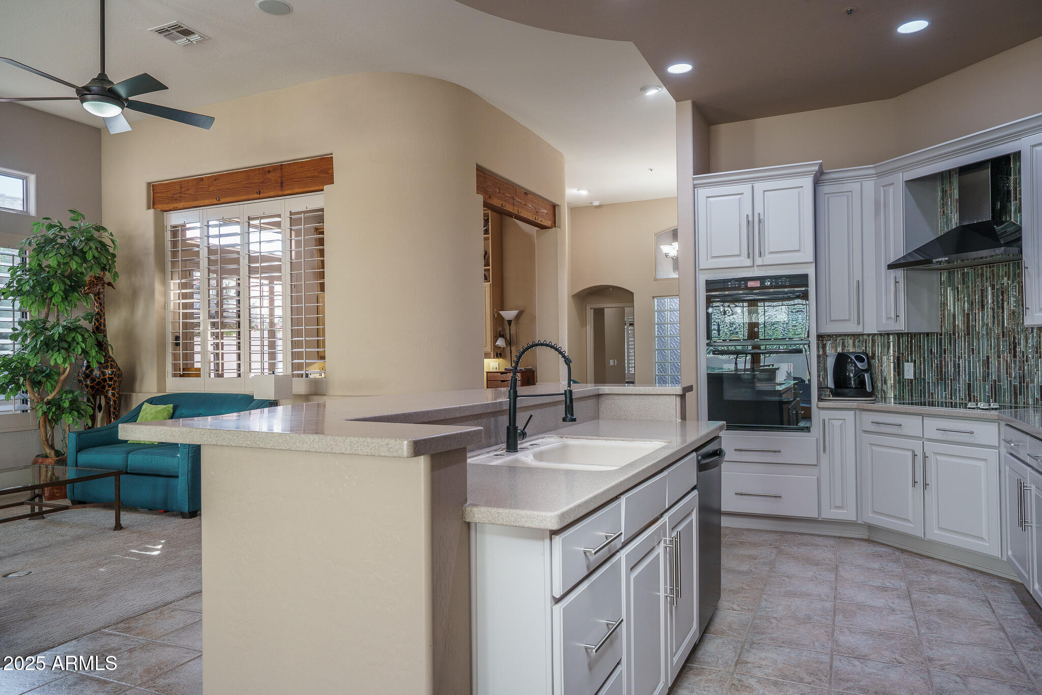 8218 E MOUNTAIN SPRING Road