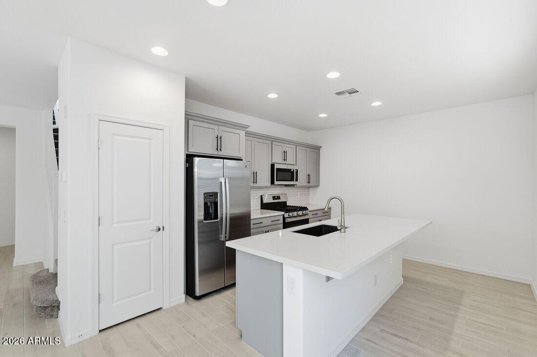 10048 W PICCADILLY Road