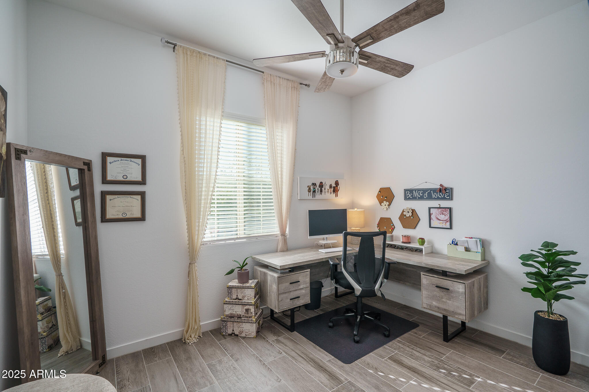 19226 W HAZELWOOD Street