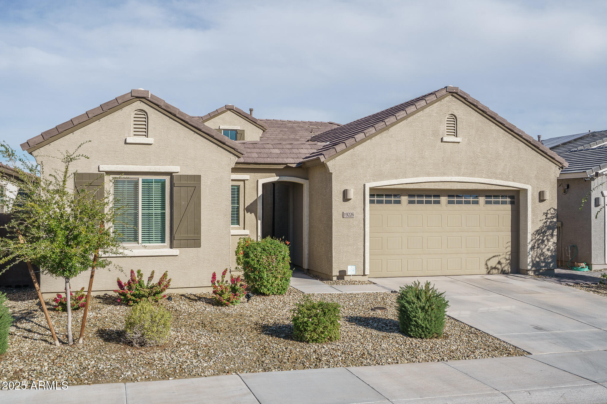 19226 W HAZELWOOD Street