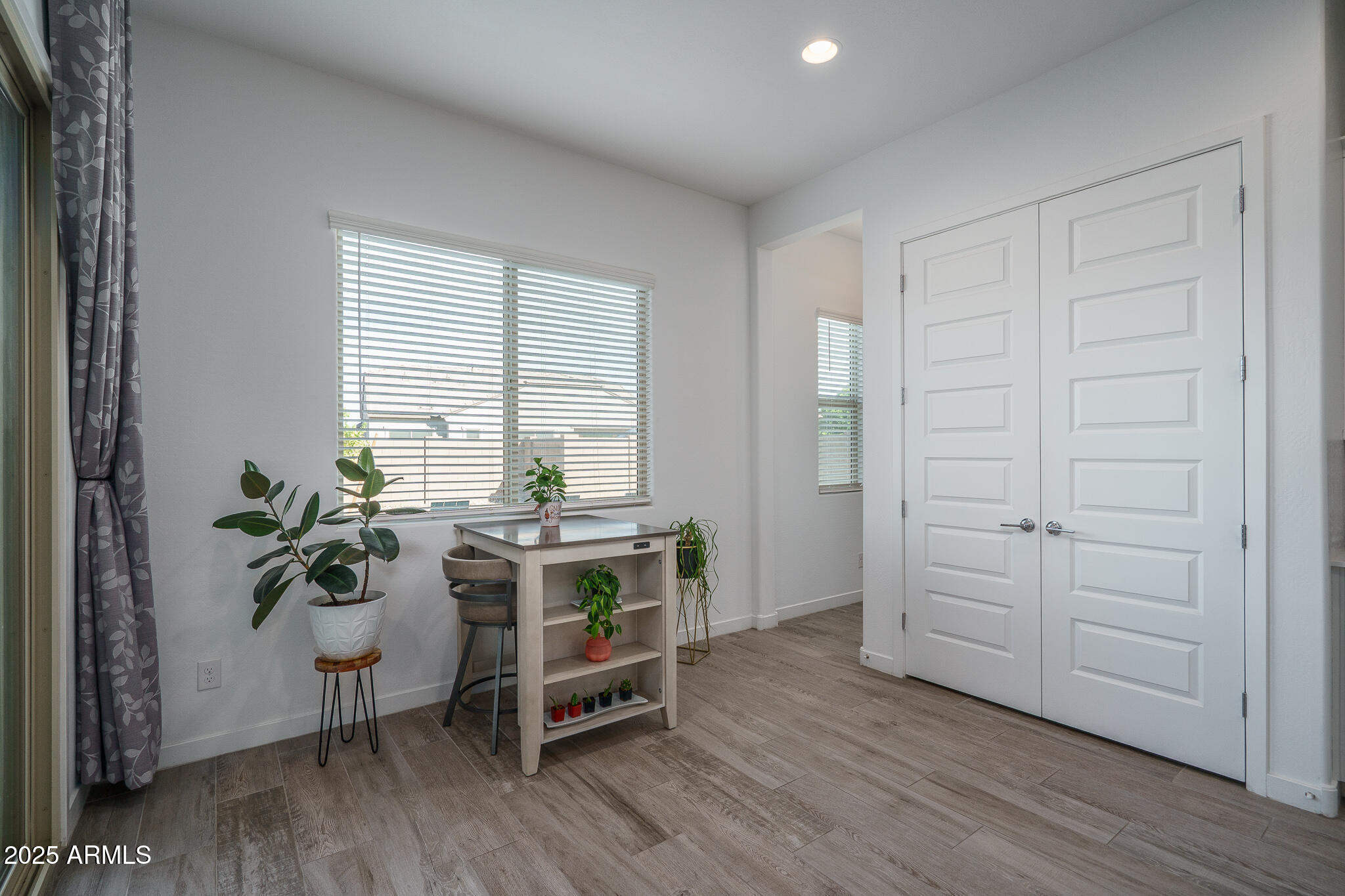 19226 W HAZELWOOD Street